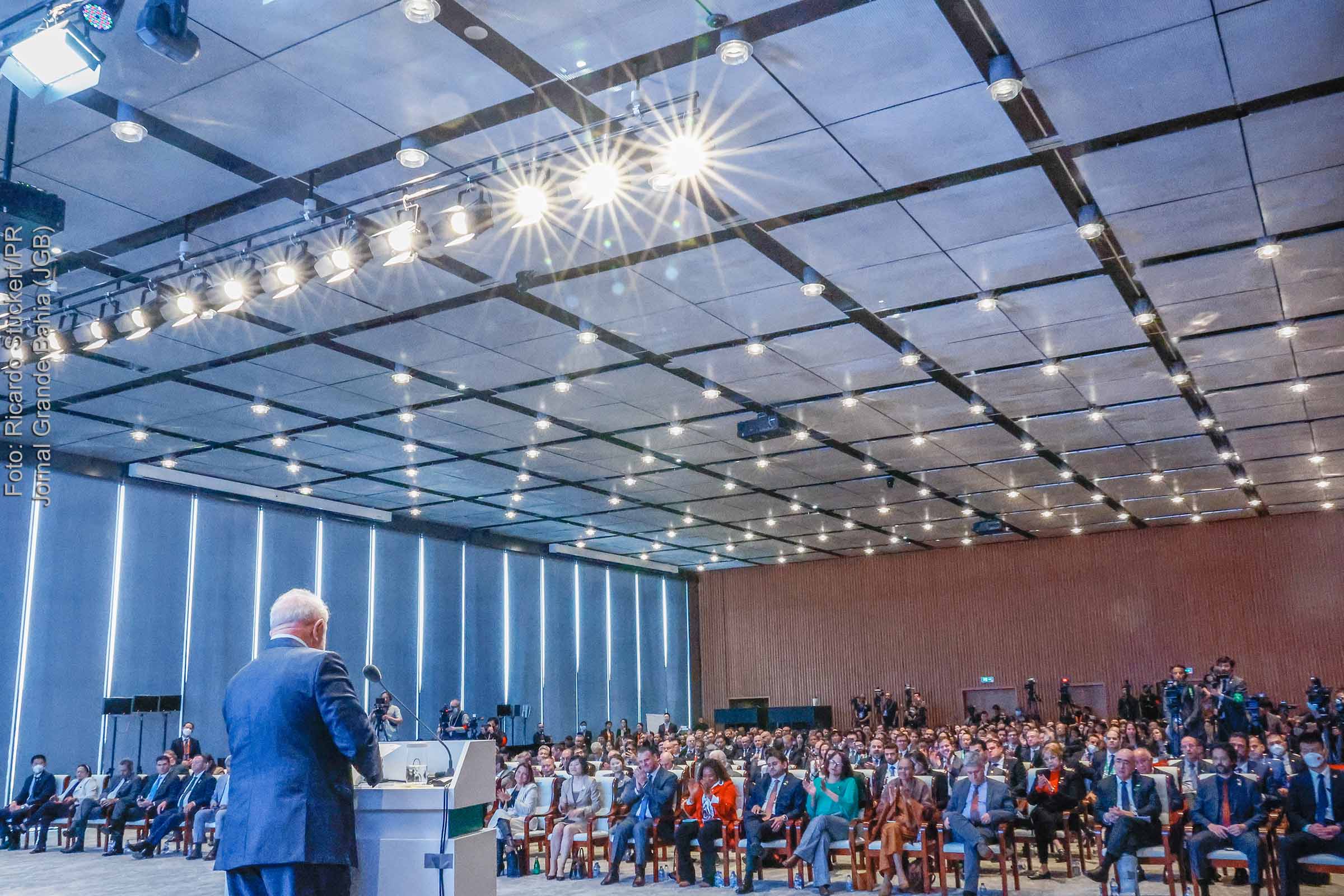 Presidente Lula conclui dezenas de acordos em Pequim, mas espera que relação com China não seja apenas comercial