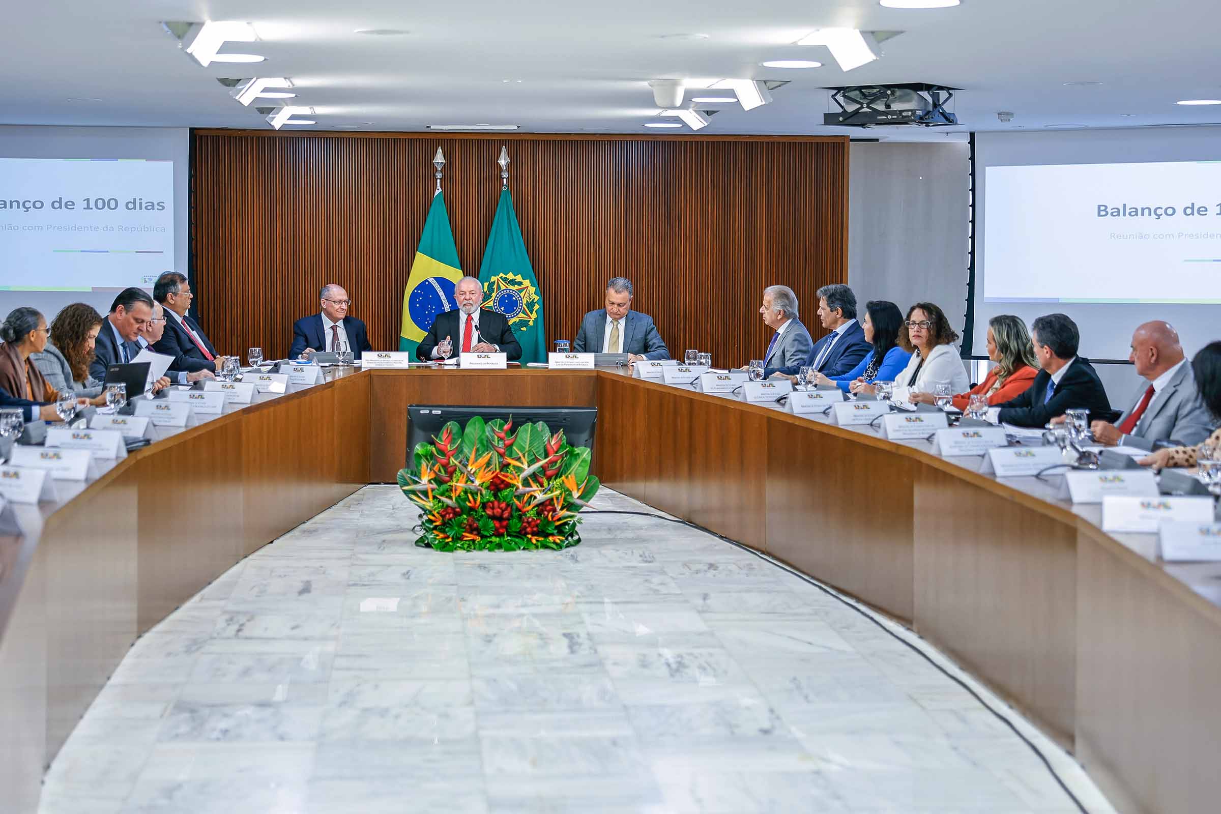 Reunião Ministerial do Setor Produtivo e da Área Institucional com presidente Lula.