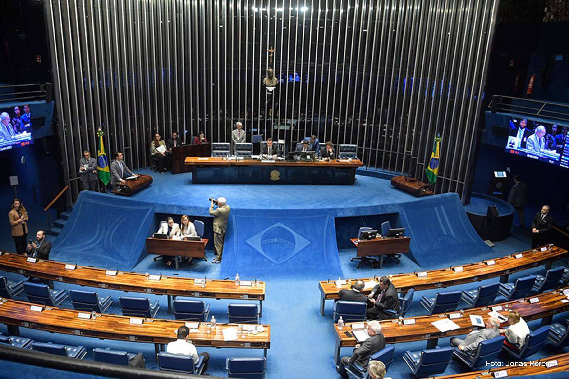 O projeto foi aprovado com o voto contrário do senador Oriovisto Guimarães (Podemos-PR).