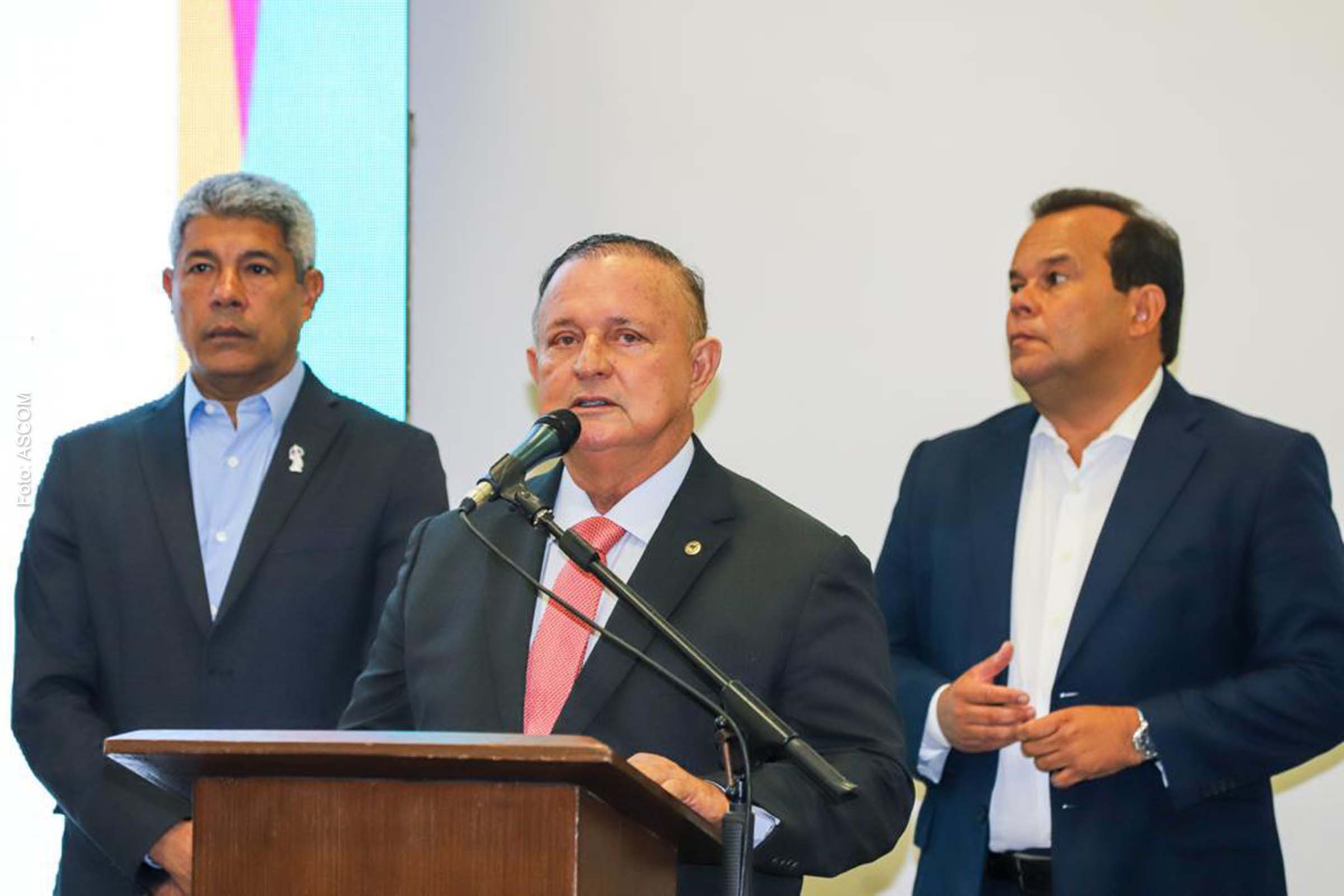 Presidente do Legislativo da Bahia, Adolfo Menezes pontuou a disposição em colaborar para a modernização da máquina pública no Estado, sob a gestão do governador Jerônimo Rodrigues.