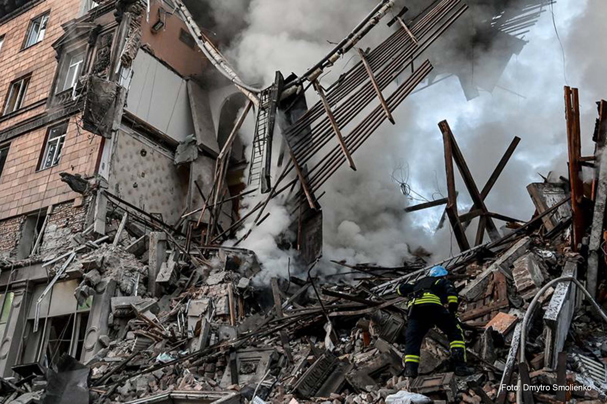 Ajuda humanitária não entra em áreas sob controle da Rússia e suprimentos são destruídos por ataques.