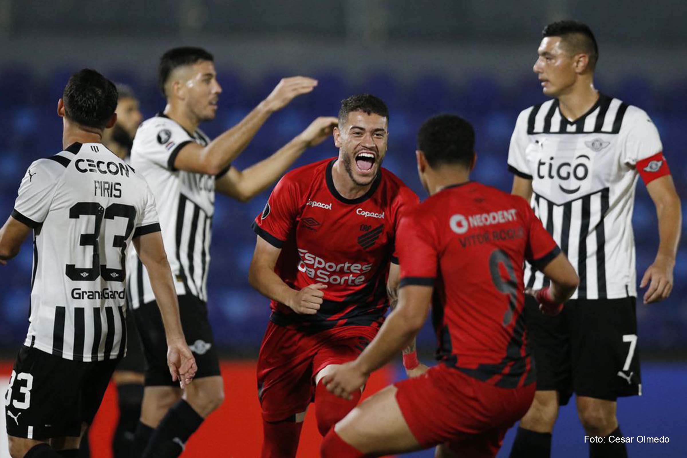 O triunfo levou o Furacão aos sete pontos, três a mais do que o vice-líder Alianza Lima (Peru).