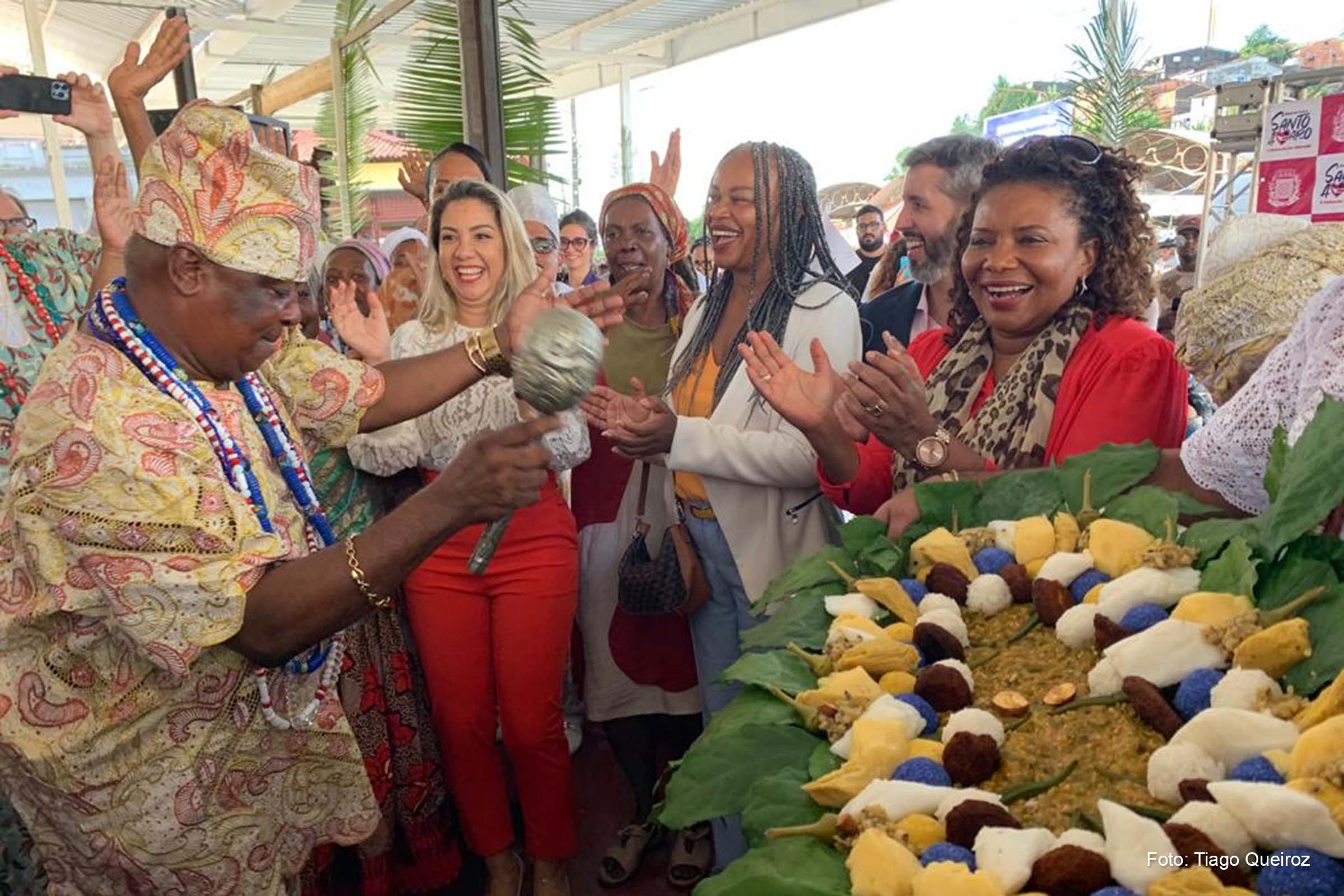 Personalidades que se destacam no apoio às tradições afro-brasileiras, como a ministra da Cultura, Margareth Menezes, estiveram presentes na festa.