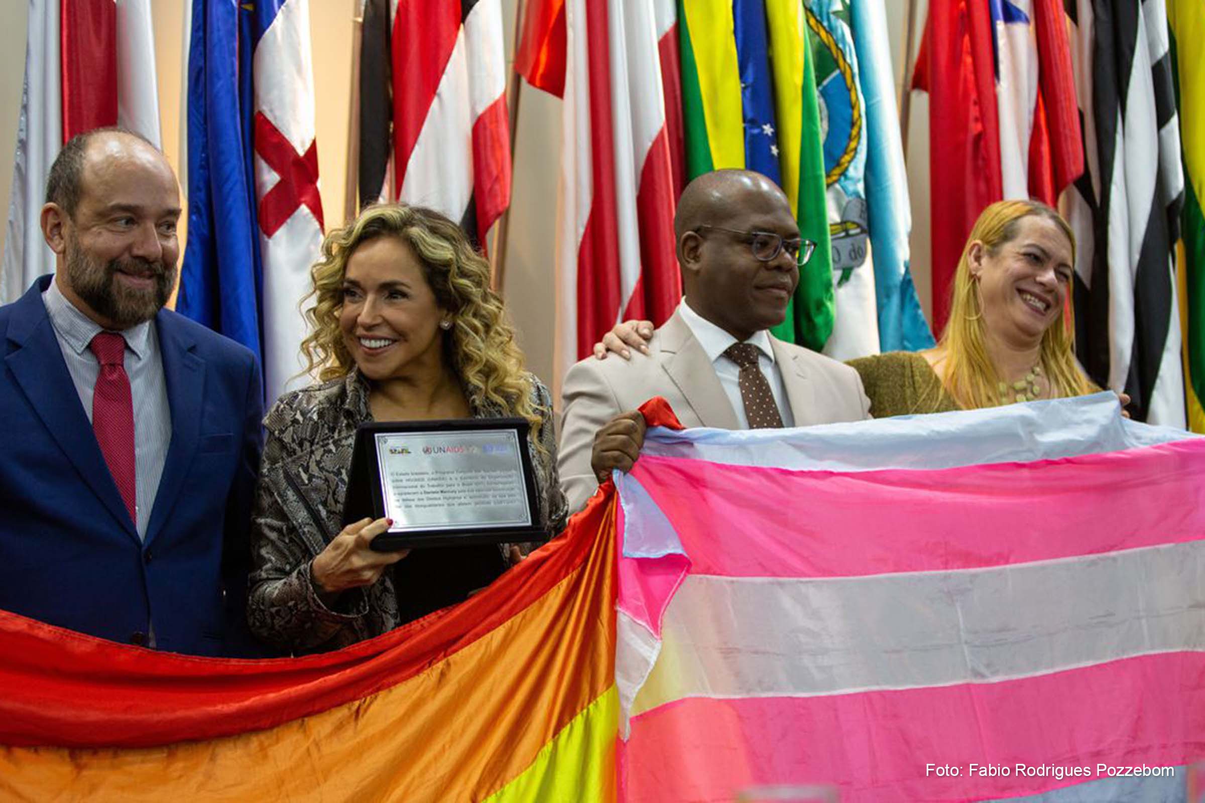Homenageada no evento, a cantora e ativista Daniella Mercury destacou as violências de diversas ordens sofridas por esse público.
