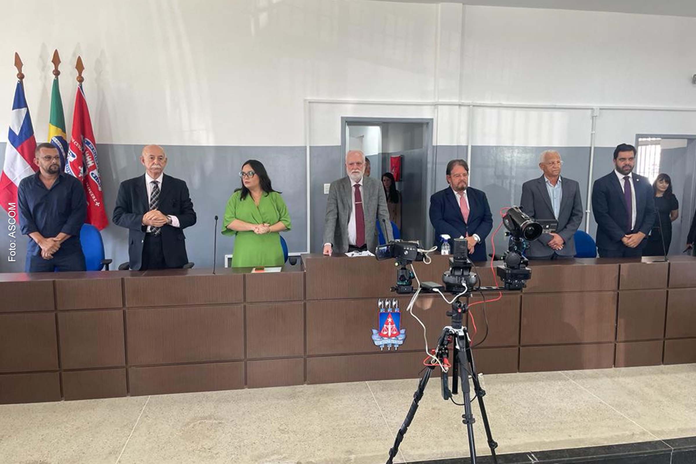 Presidente do Tribunal de Justiça da Bahia (TJBA), Desembargador Nilson Soares Castelo Branco, com demais autoridades na comarca de Amélia Rodrigues.