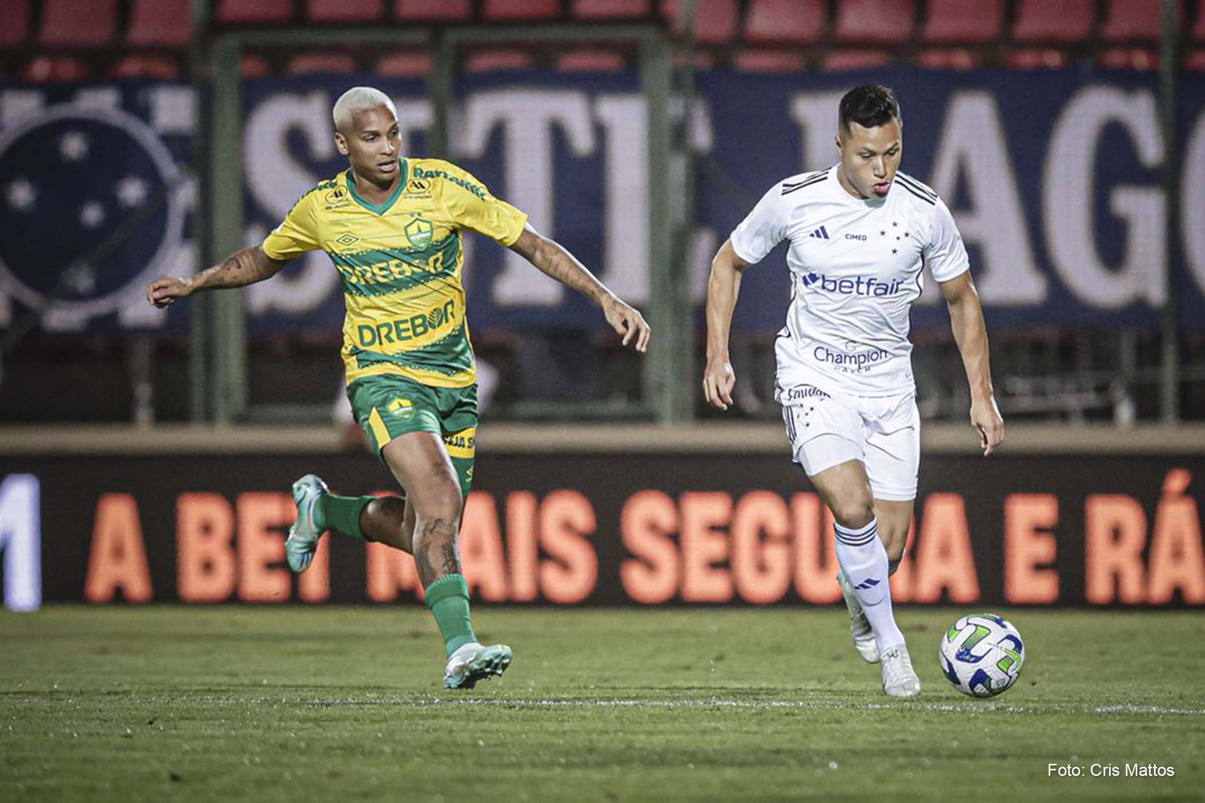 O único gol da partida saiu aos 36 minutos do primeiro tempo.