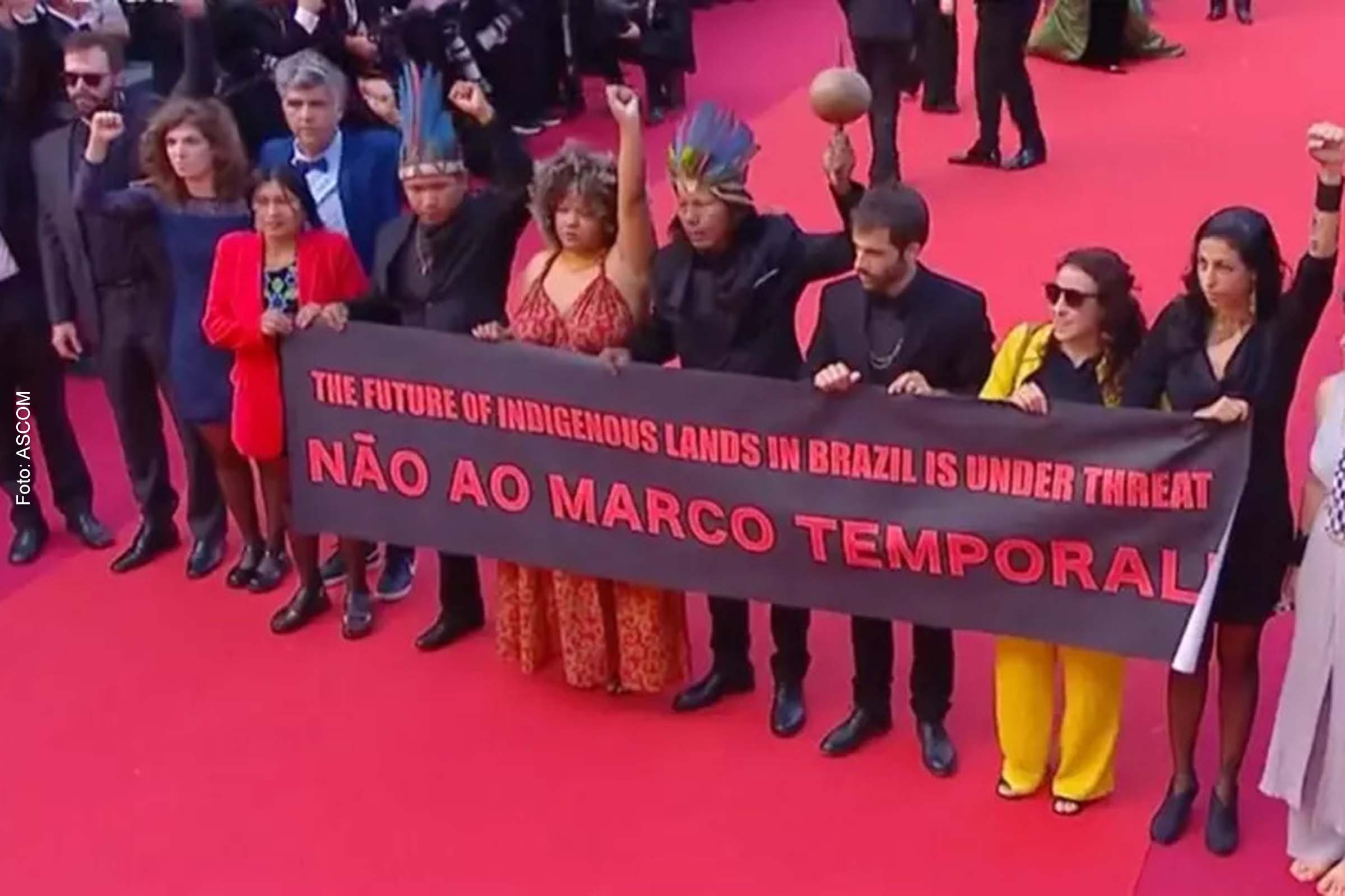A equipe do filme, codirigido pelo português João Salaviza e pela brasileira Renée Nader Messora, protestou no tapete vermelho do Festival de Cannes contra o marco temporal.