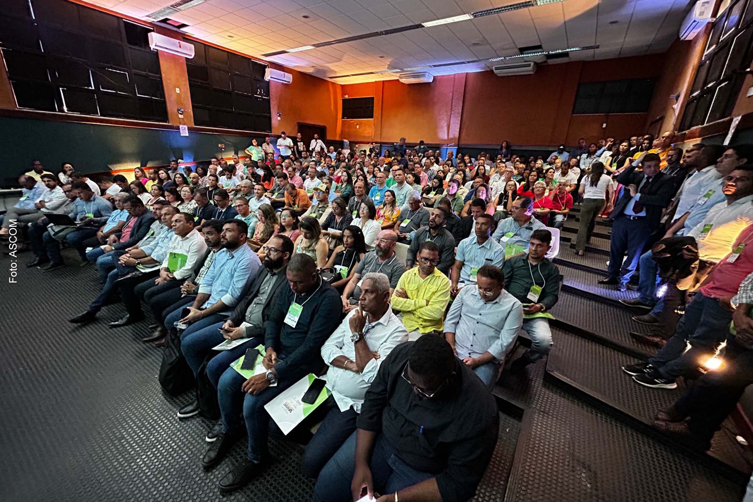 O evento aconteceu no auditório Colégio Modelo Luís Eduardo Magalhães, em Feira de Santana.