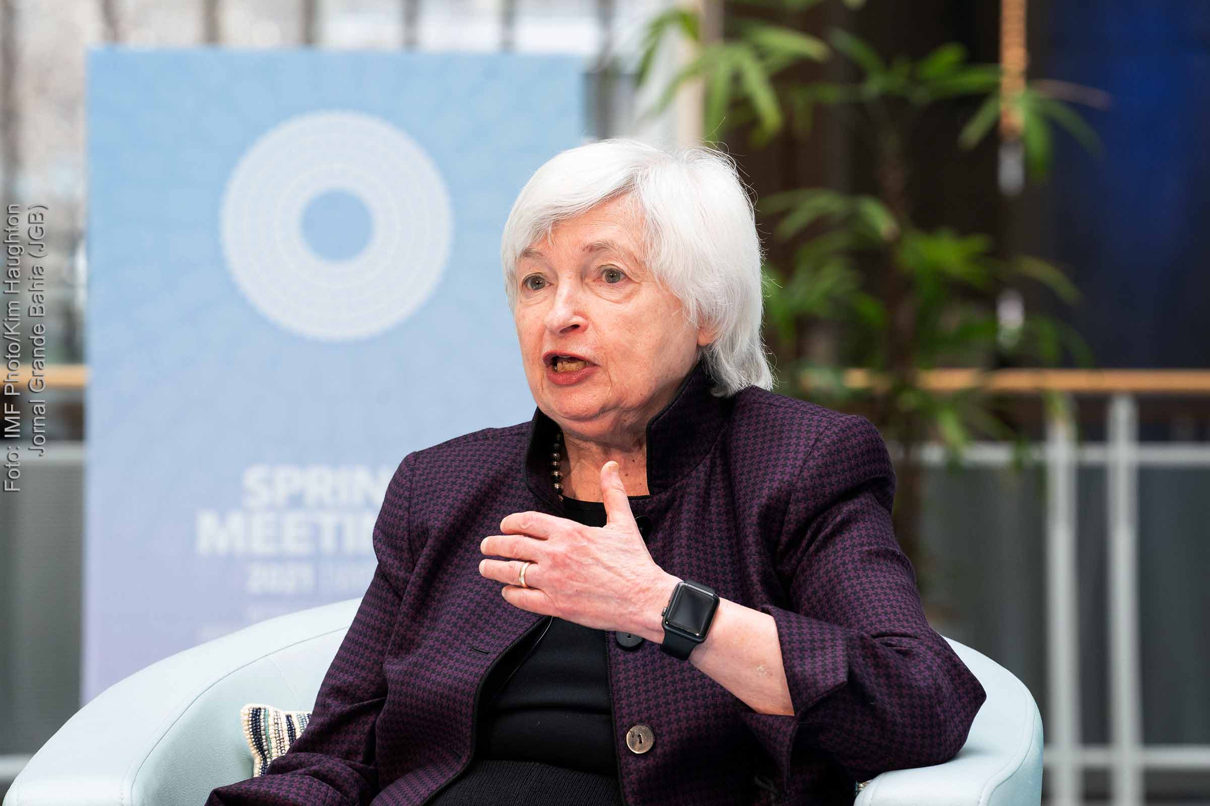 Secretária do Tesouro dos EUA alerta para iminente falência do Governo; Ante declínio global, investidores de mercados emergentes descartam dívidas em dólar