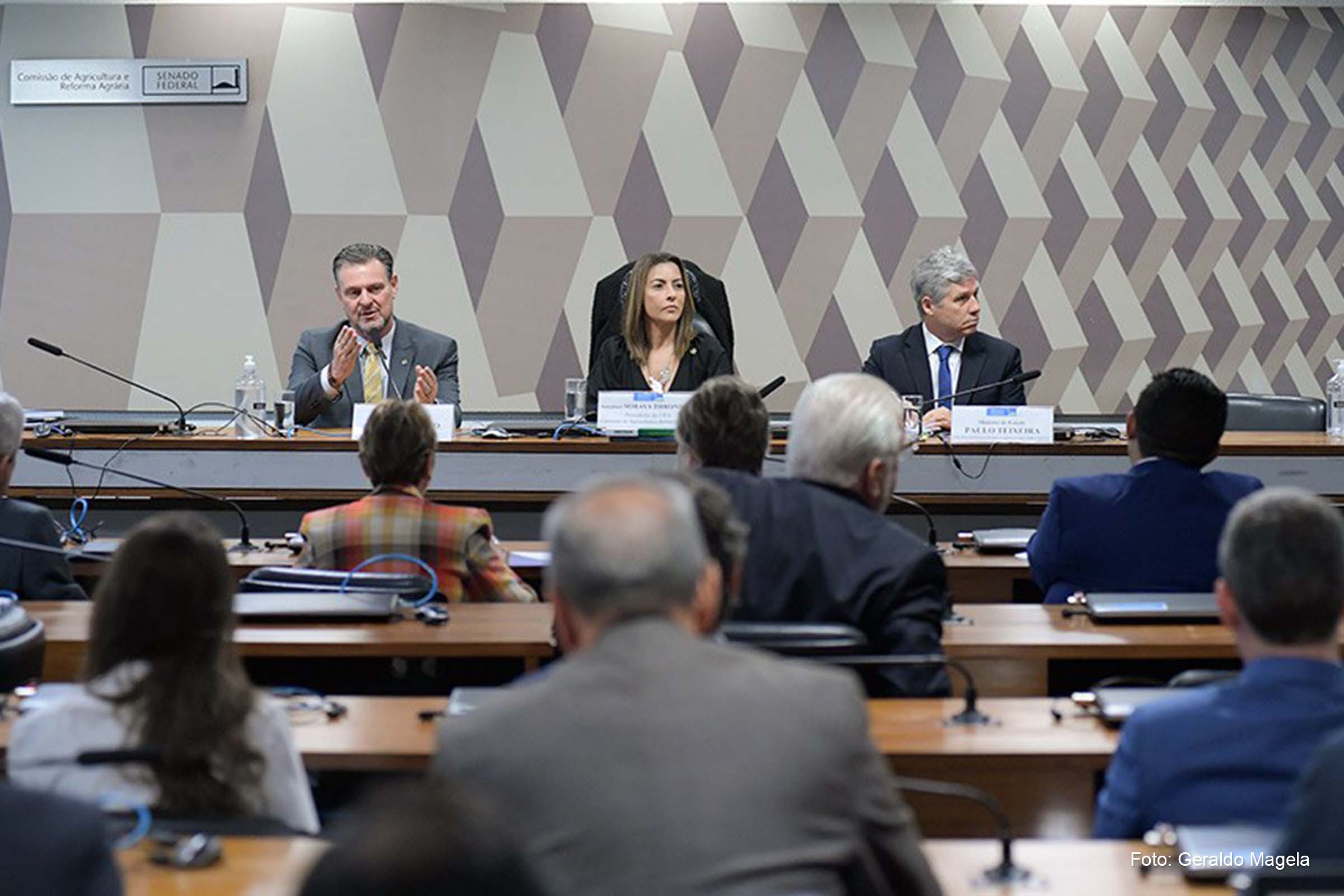 Carlos Fávaro, da Agricultura, e Paulo Teixeira, do Desenvolvimento Agrário, foram ouvidos na CRA, presidida por Soraya Thronicke.