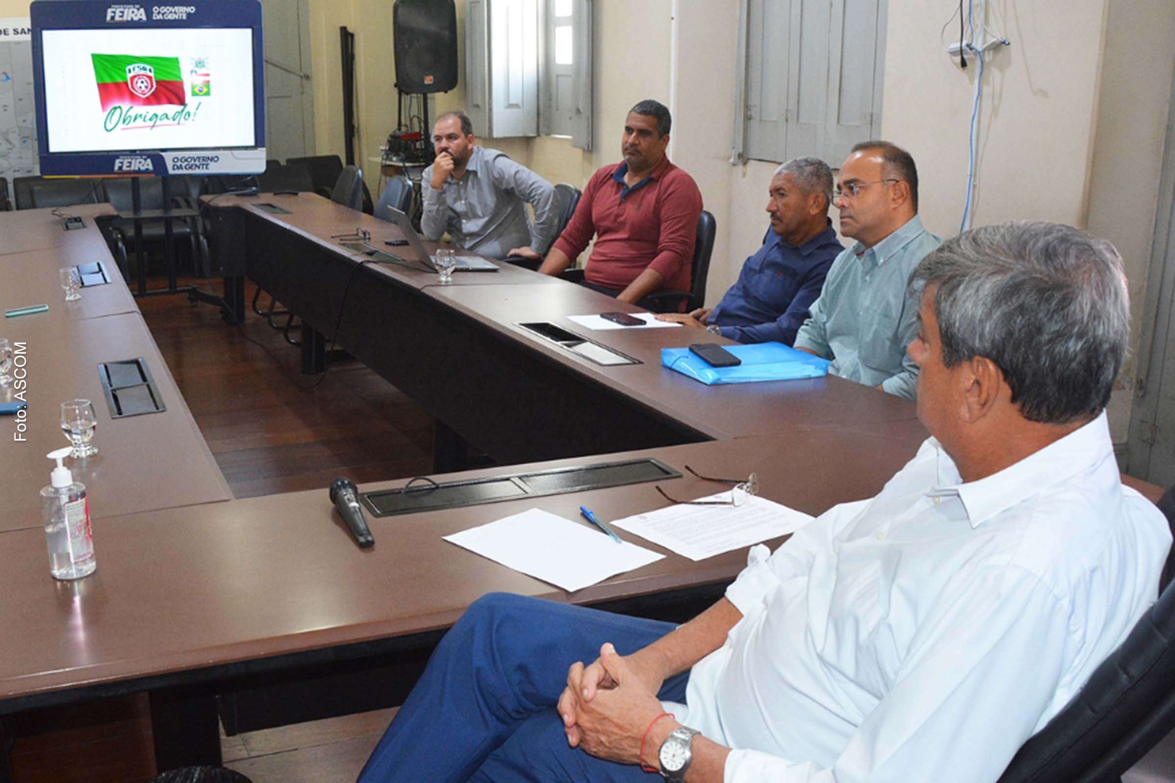 O objetivo da visita foi apresentar ao prefeito Colbert Martins o projeto social com jovens de bairros carentes da cidade.