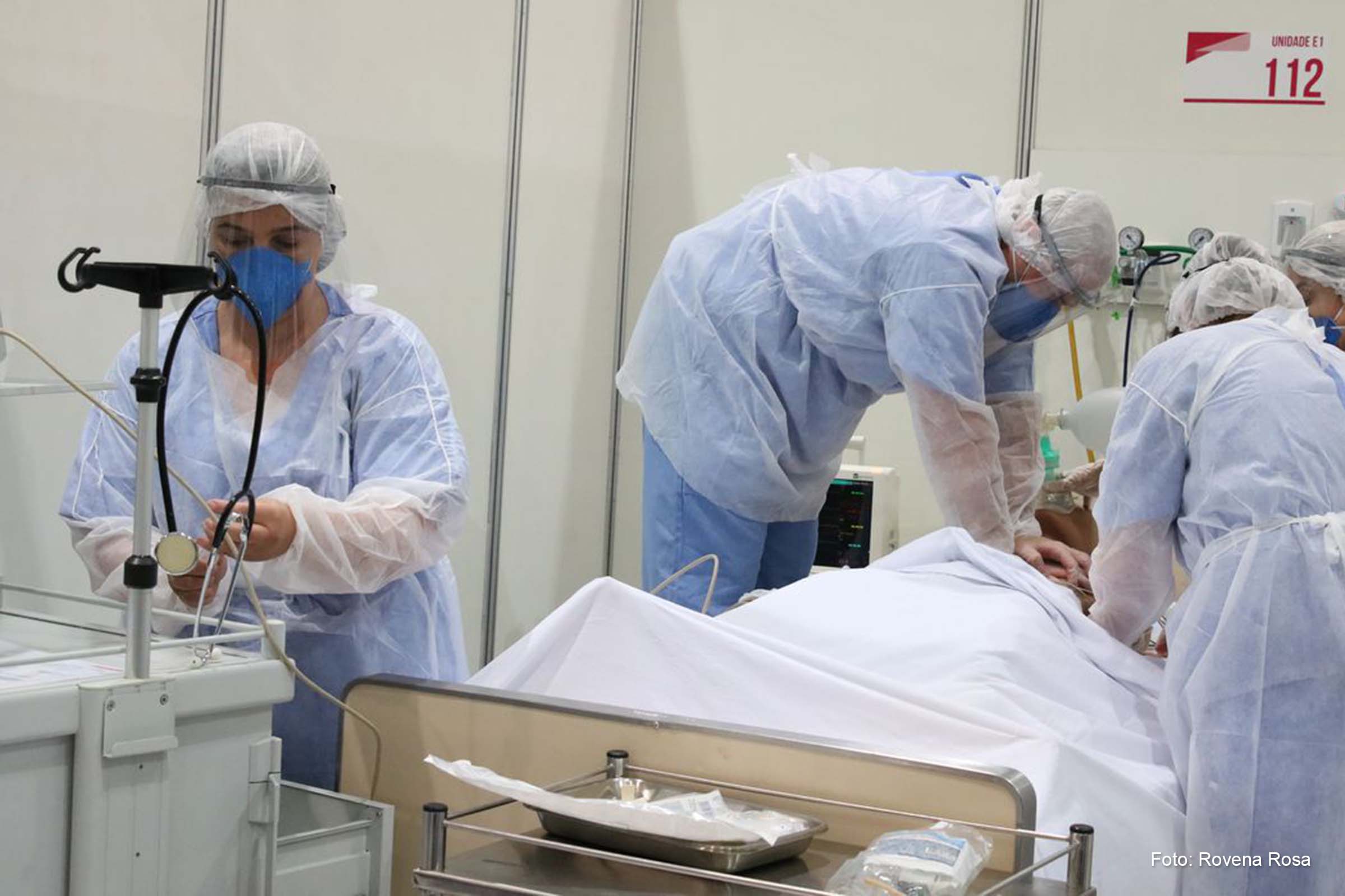 Confederação Nacional da Indústria defende universalização do acesso à saúde e desenvolvimento da cadeia produtiva, em plano de retomada do setor industrial.