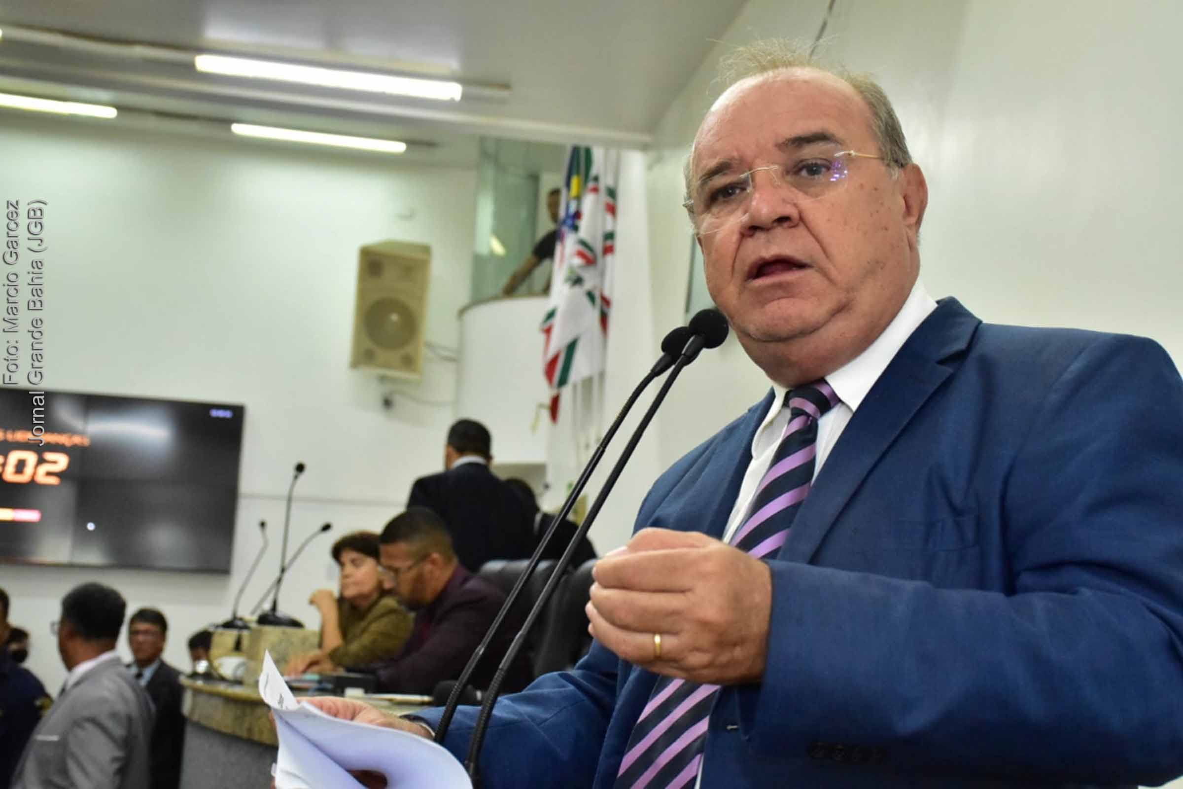 Vereador José Carneiro Rocha é criticado por ataques verbais proferidos contra a colega presidente Eremita Mota.