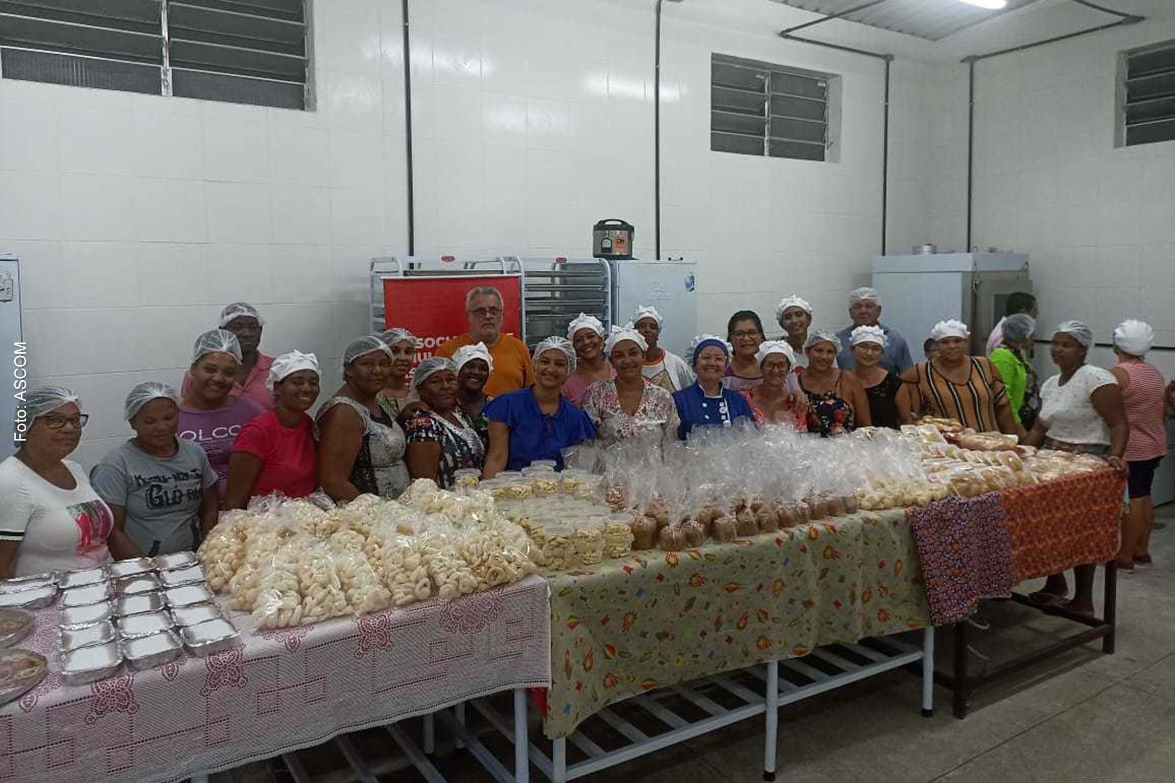 Agricultoras de Jequié transformam mandioca em uma variedade de produtos após capacitação e investimentos em infraestrutura