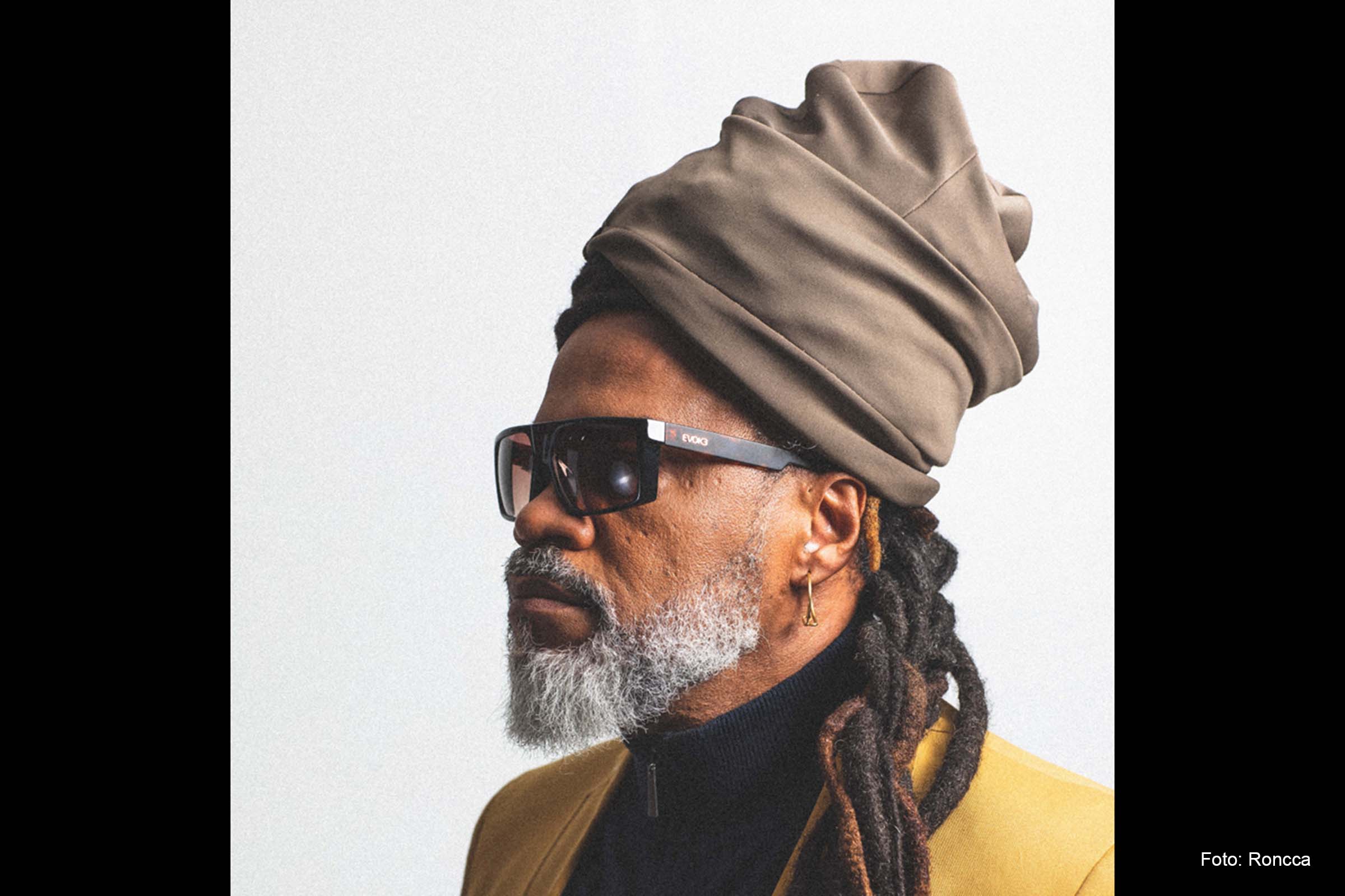 Carlinhos Brown interpretará alguns de seus grandes sucessos ao lado da Orquestra à Base de Sopro de Curitiba.
