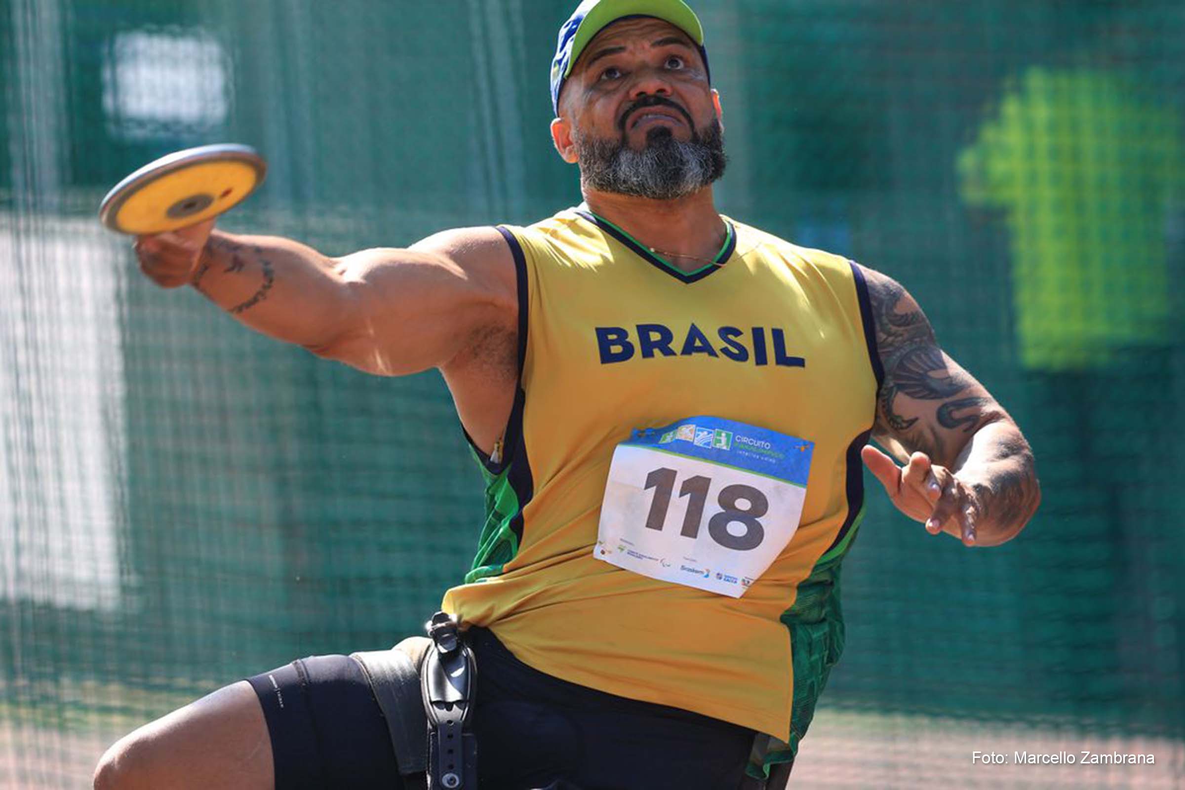 Claudiney alcançou a marca de 47,37 metros, acima do recorde anterior, de 46,68 metros.