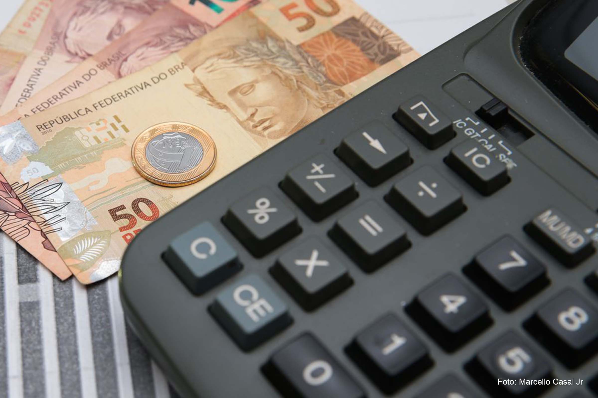 As publicações de Nath Finanças são acompanhadas de mensagens de seguidores em agradecimento por estornos de valores.