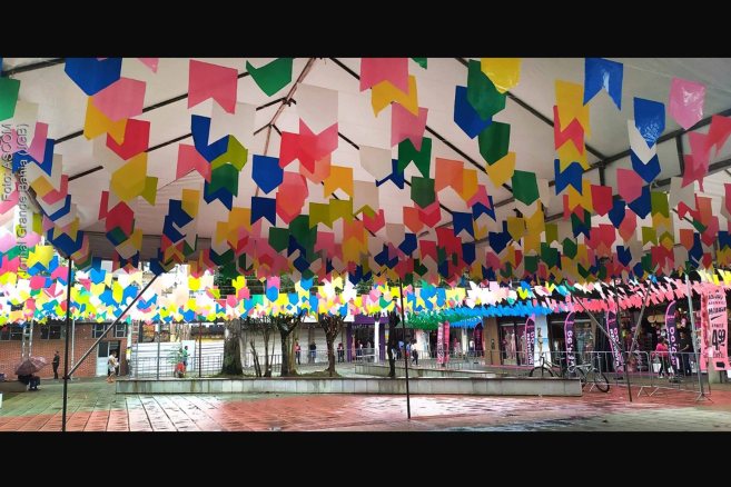 Estrutura da edição 2023 do Arraiá do Comércio de Feira de Santana.