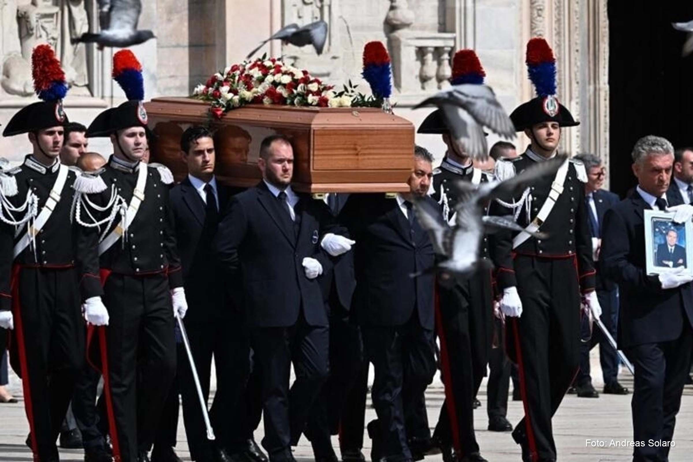 Itália presta última homenagem a Berlusconi com funeral de Estado em Milão