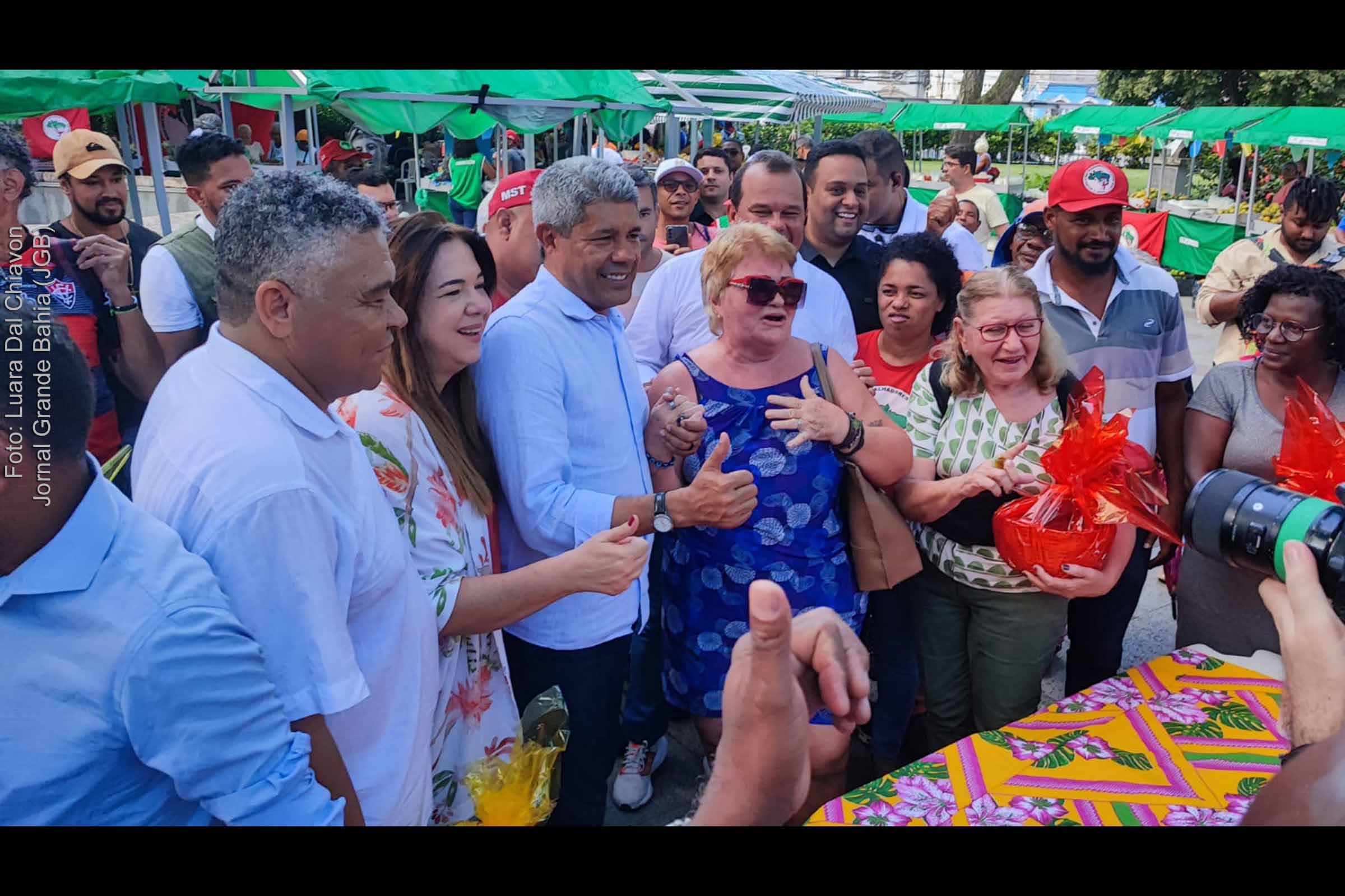 Governador Jerônimo Rodrigues visita feira do MST em Salvador