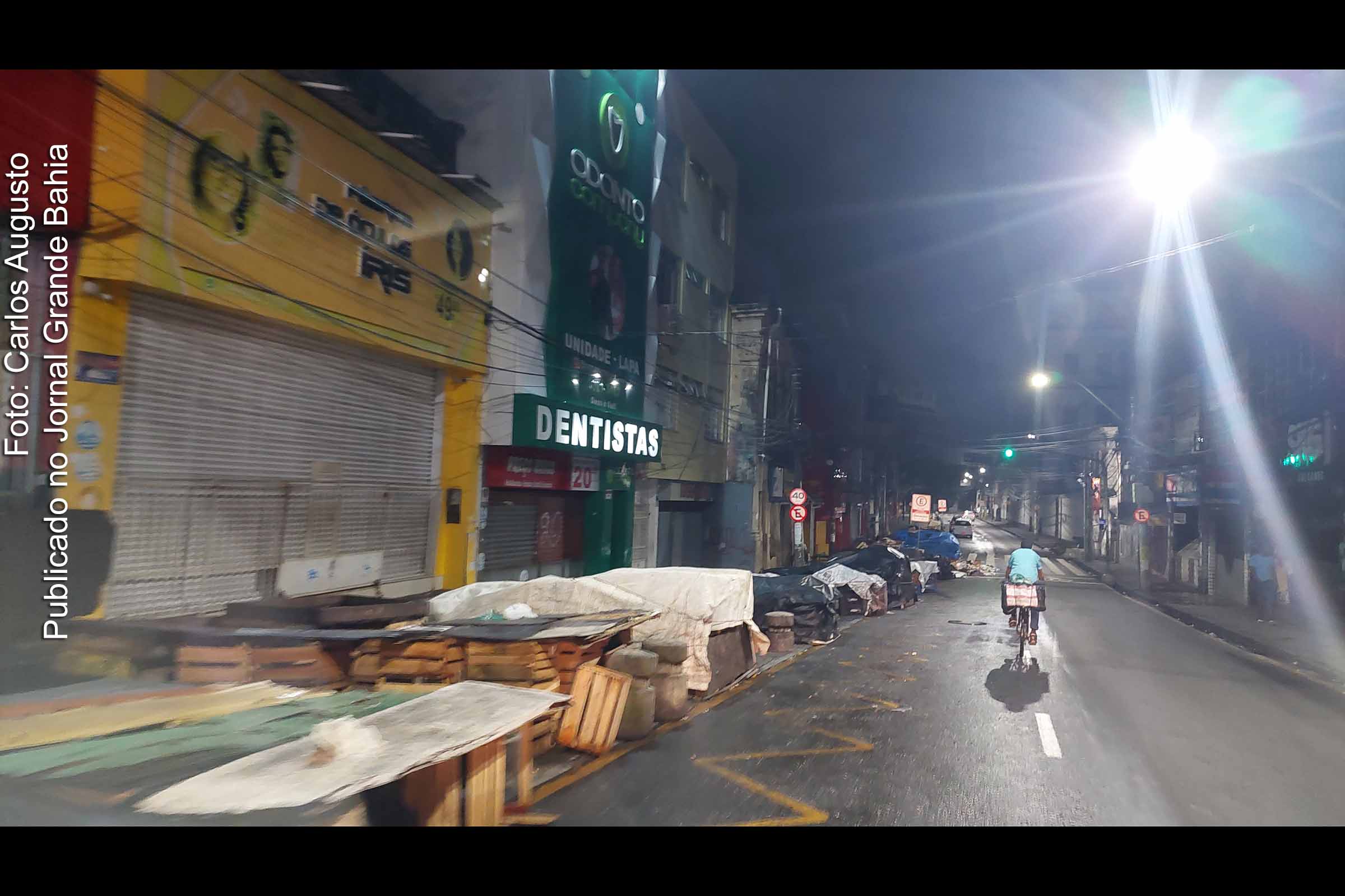 TV Aratu apresenta, de 6 a 9 de junho de 2023, problemas que afetam a população baiana e soluções para reduzir o impacto ambiental nas cidades. Na imagem, ocupações irregulares em vias do centro comercial de Salvador degradam o meio ambiente urbano.