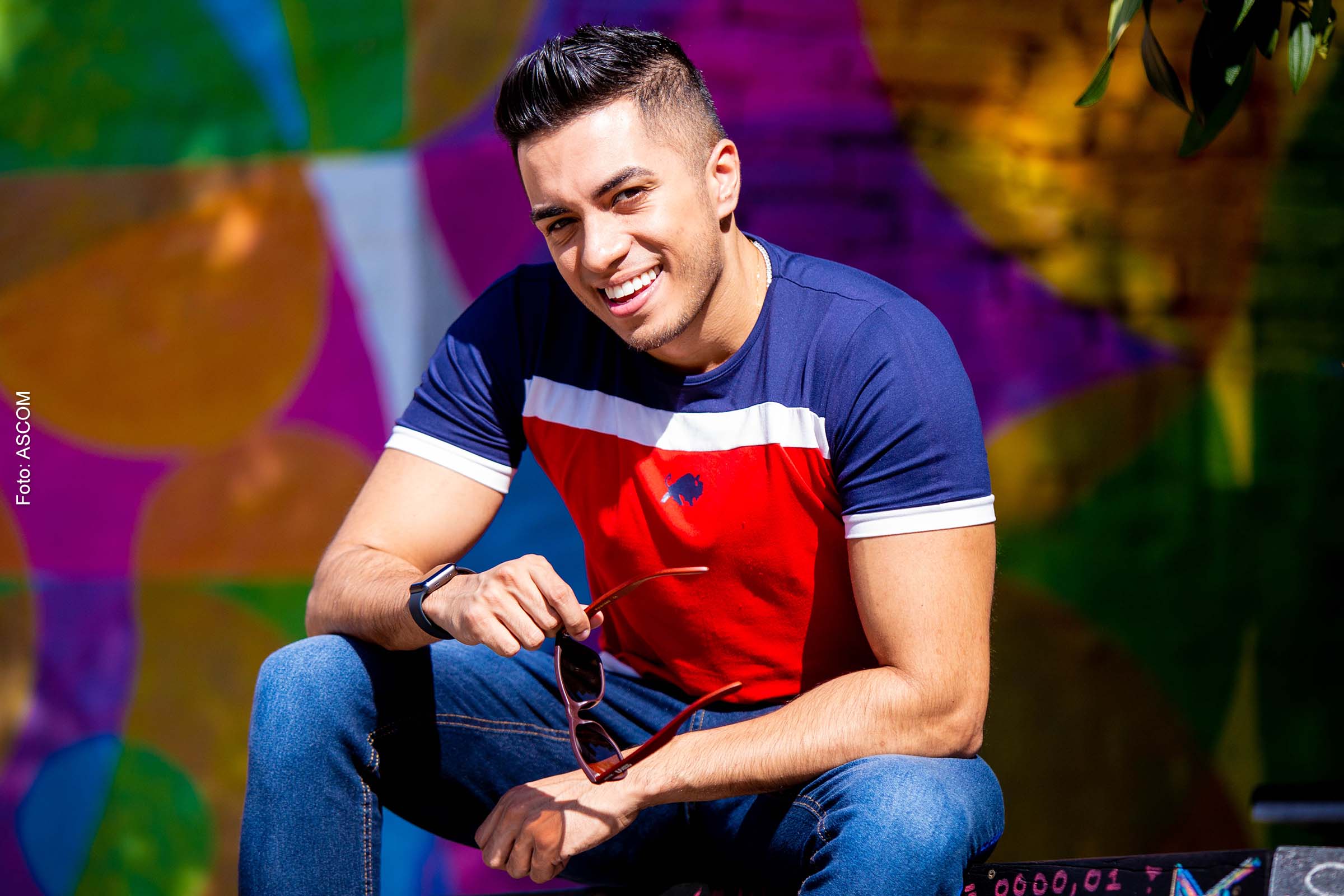 Passeando por músicas de sucesso do seu próprio repertório, clássicos sertanejos e música pop, Raffa Augusto tempera ainda os seus shows com diversos ritmos juninos, muito molejo e swing.