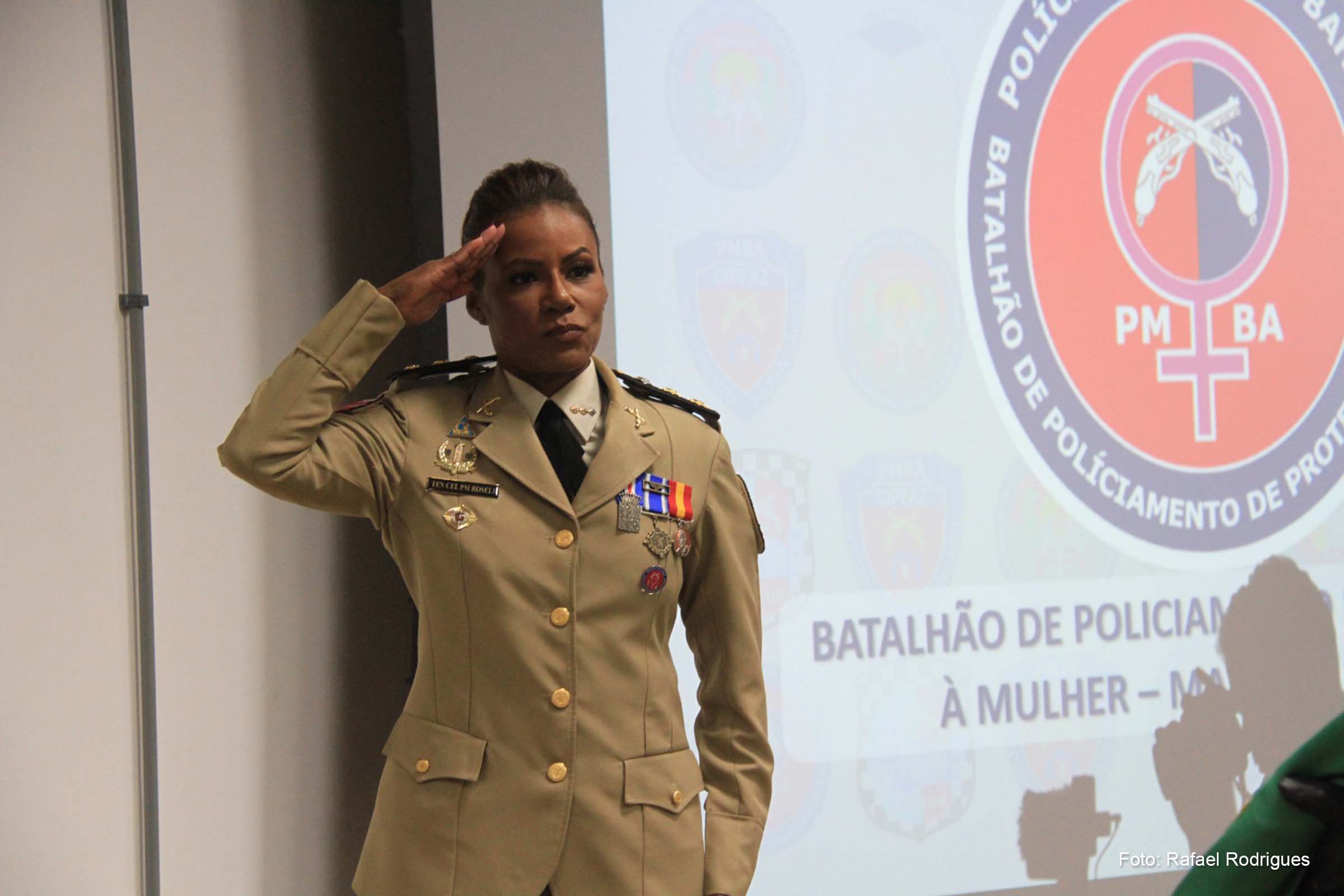 Roseli de Santana Ramos,primeira policial militar da história da PMBA a comandar um Batalhão.