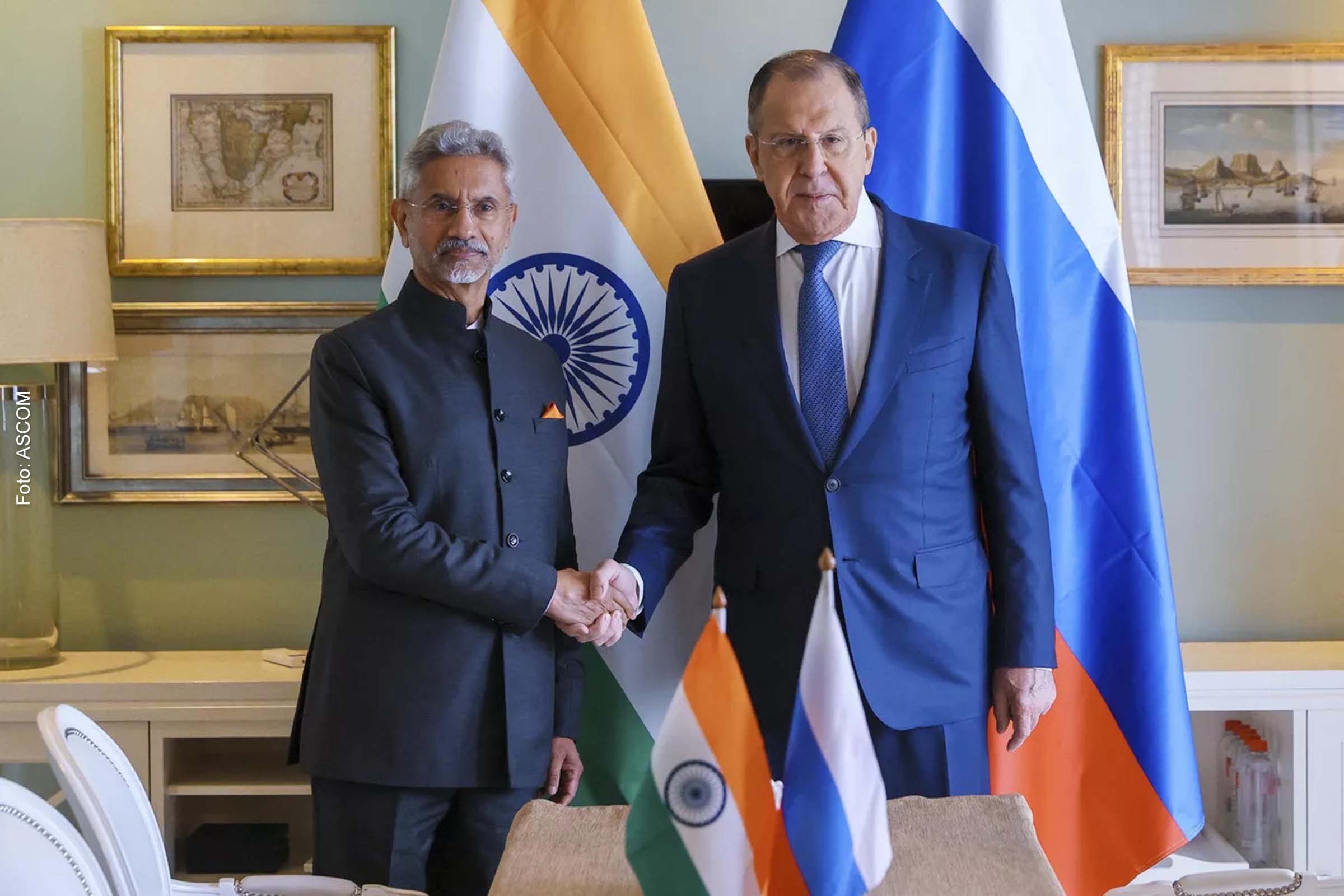 Subrahmanyam Jaishankar e Sergei Lavrov, ministros de Relações Exteriores da Índia e Rússia, respectivamente.