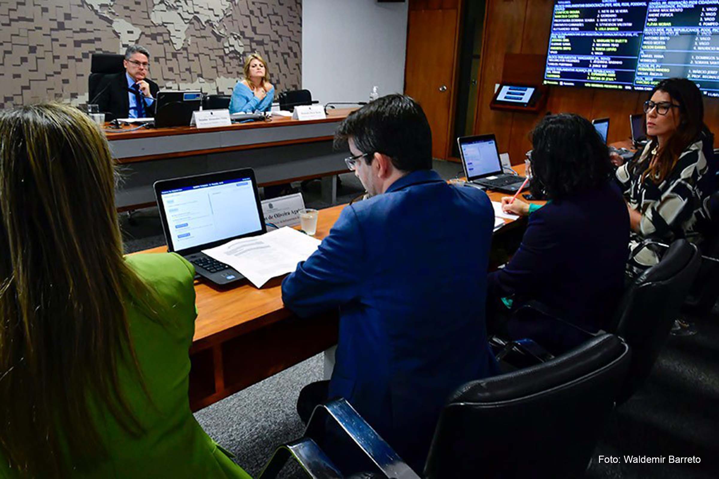 Alessandro Vieira preside a comissão mista que analisa a MP.