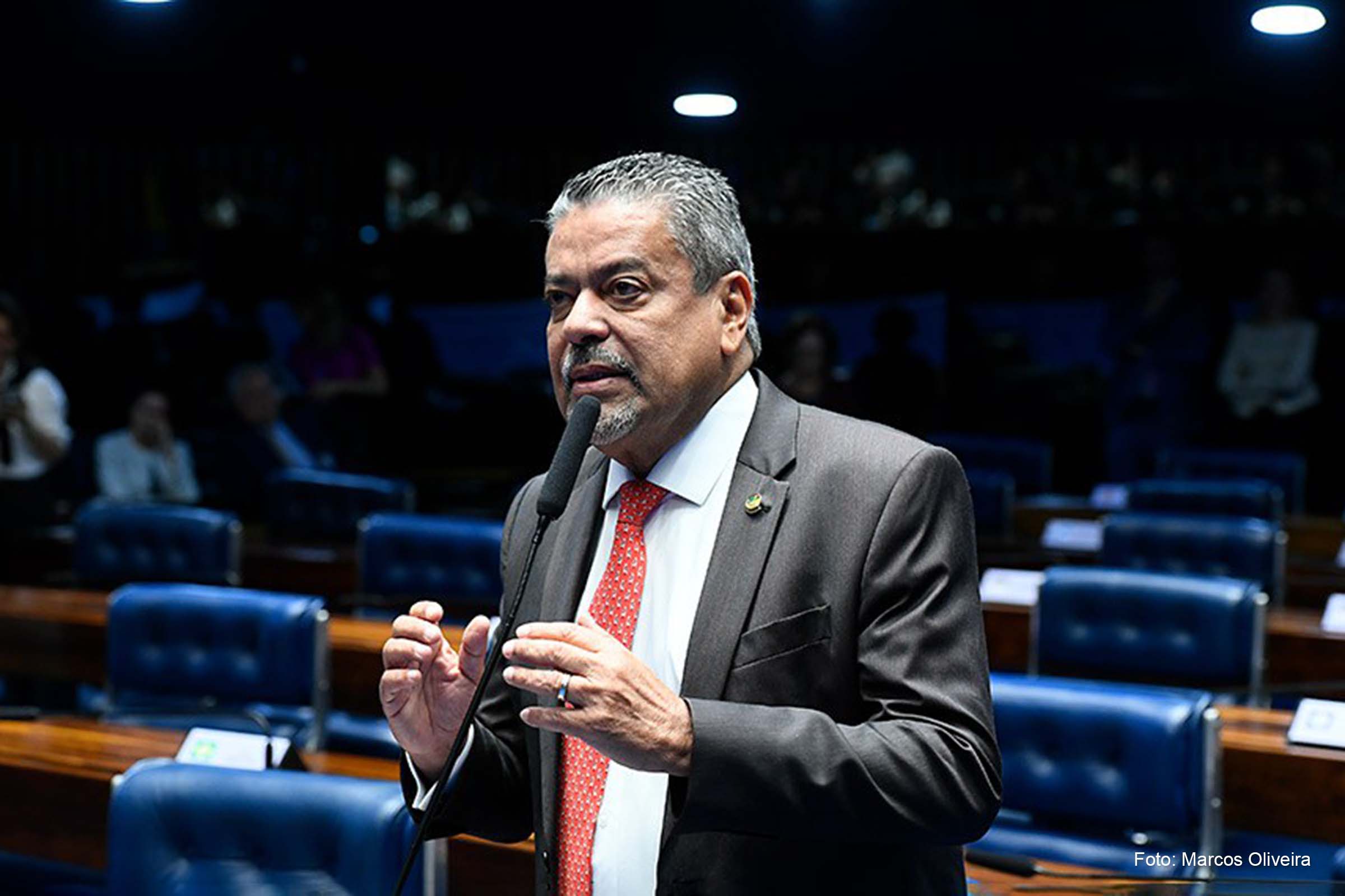 Dr. Hiran lembrou que a ozonioterapia não dispensa o tratamento convencional para doenças.