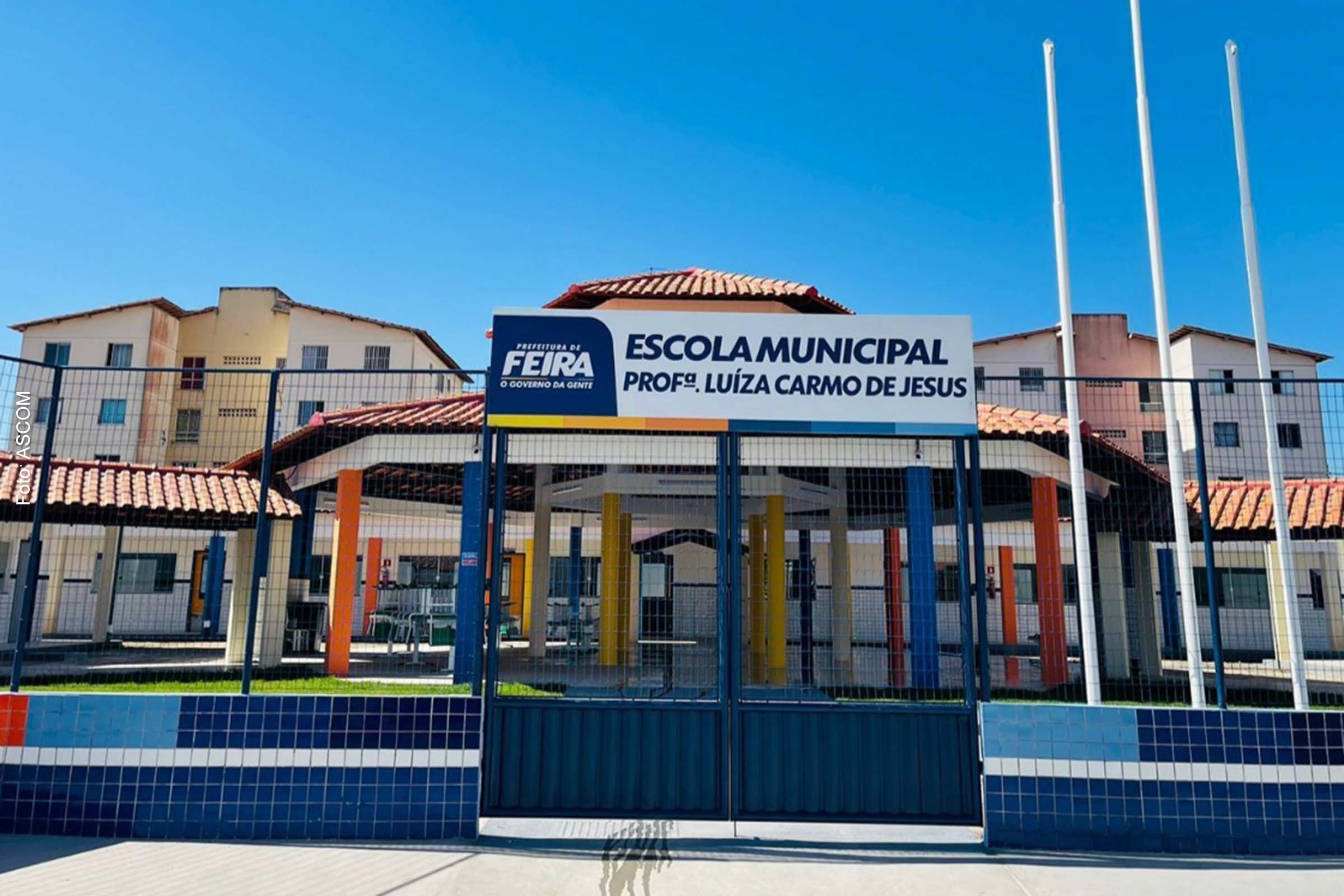 O prédio tem capacidade para 500 alunos, em dois turnos, é completamente adaptado para pessoa com deficiência.