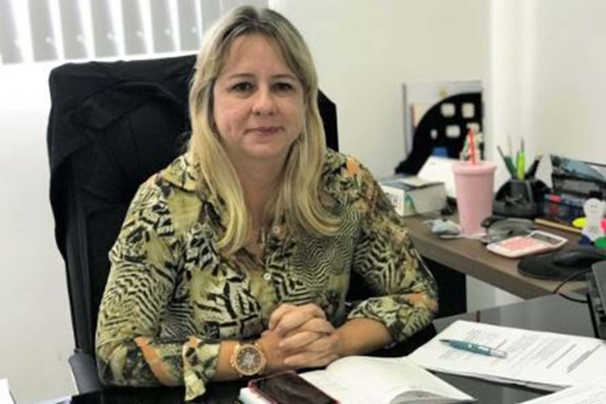 A presidente da Fundação Hospitalar Gilberte Lucas vibrando com a performance da instituição.
