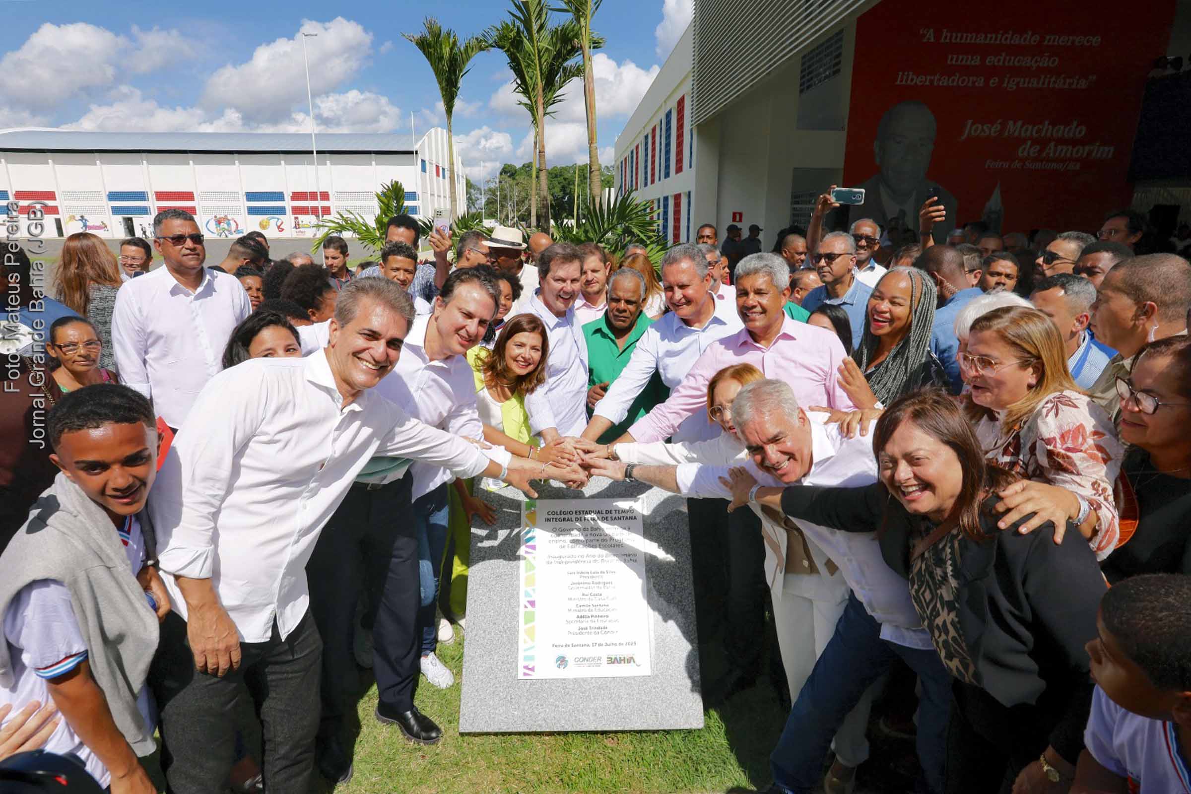 Inauguração do Colégio de Educação em Tempo Integral de Feira de Santana reuniu governador Jerônimo Rodrigues, ministros Rui Costa e Camilo Santana, deputados José Cerqueira Neto (Zé Neto), federal e Robinson Almeida, estadual.