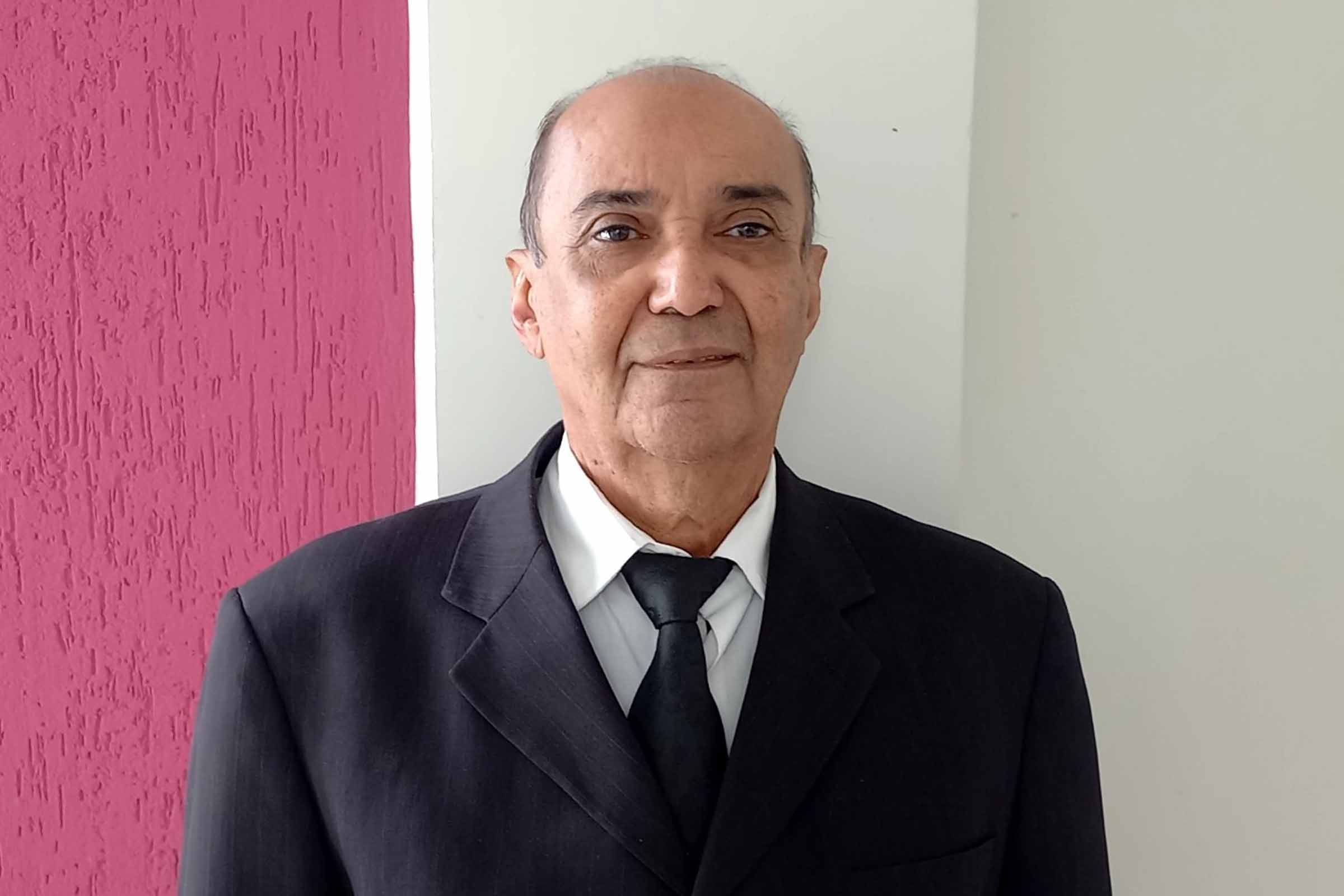 Feira de Santana: Economista Jurandir de Araújo Mato Grosso recebe título de Doutor Honoris Causa