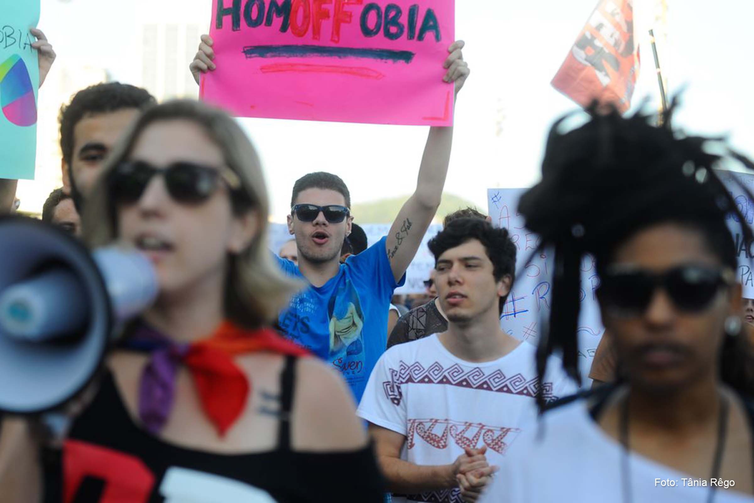 Registros de racismo e homofobia disparam no país em 2022