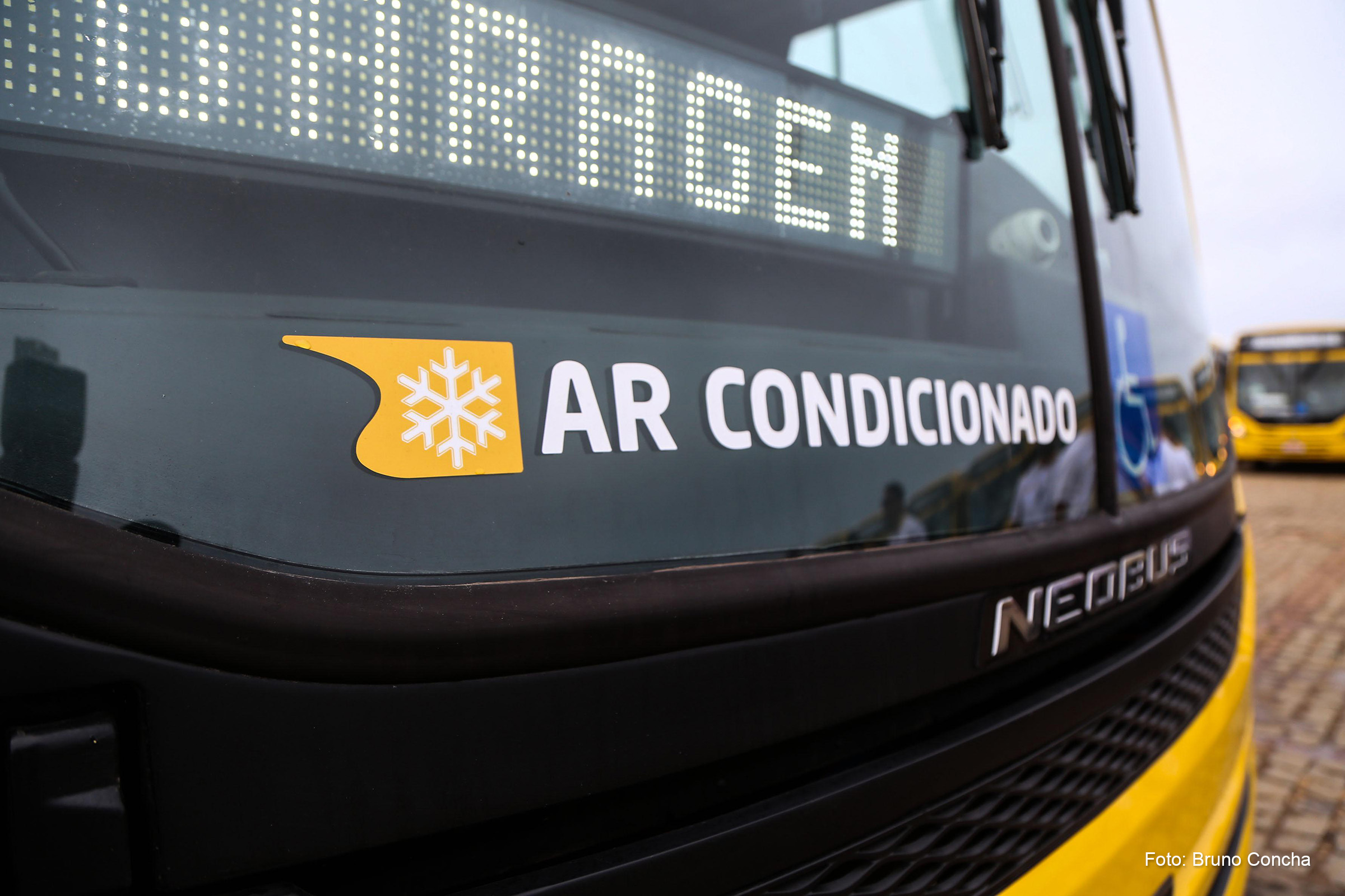A OTTrans foi acionada para retirar o ônibus do local.