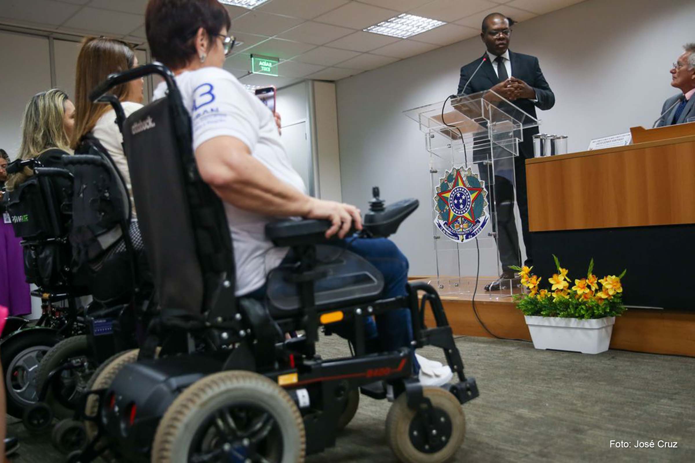 Mesmo com escolaridade, pessoas com deficiência têm menos empregos