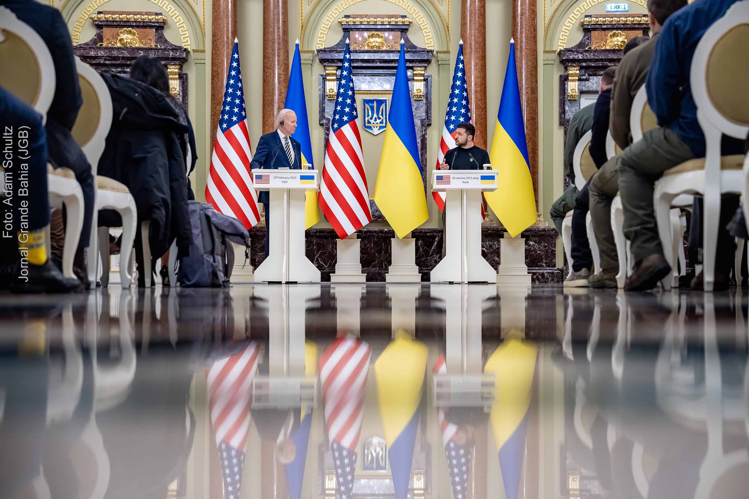 Presidentes Joe Biden e Vladimir Zelensky, durante reunião realizada em 20 de fevereiro de 2023.