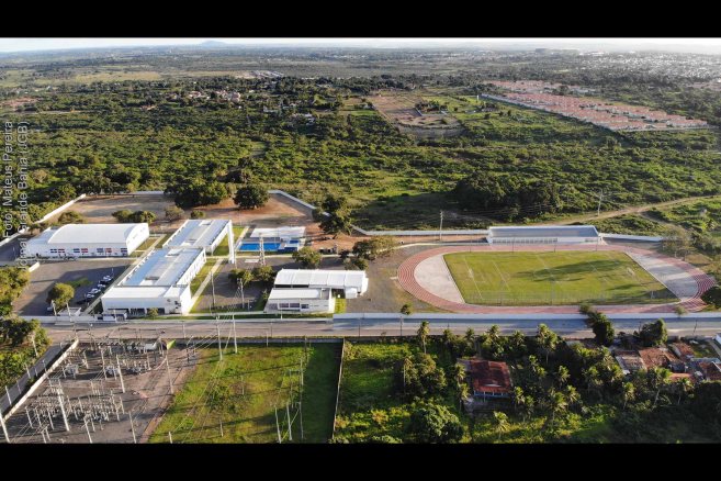 Vista aérea do Colégio de Educação em Tempo Integral de Feira de Santana, sediado no Bairro Aviário.