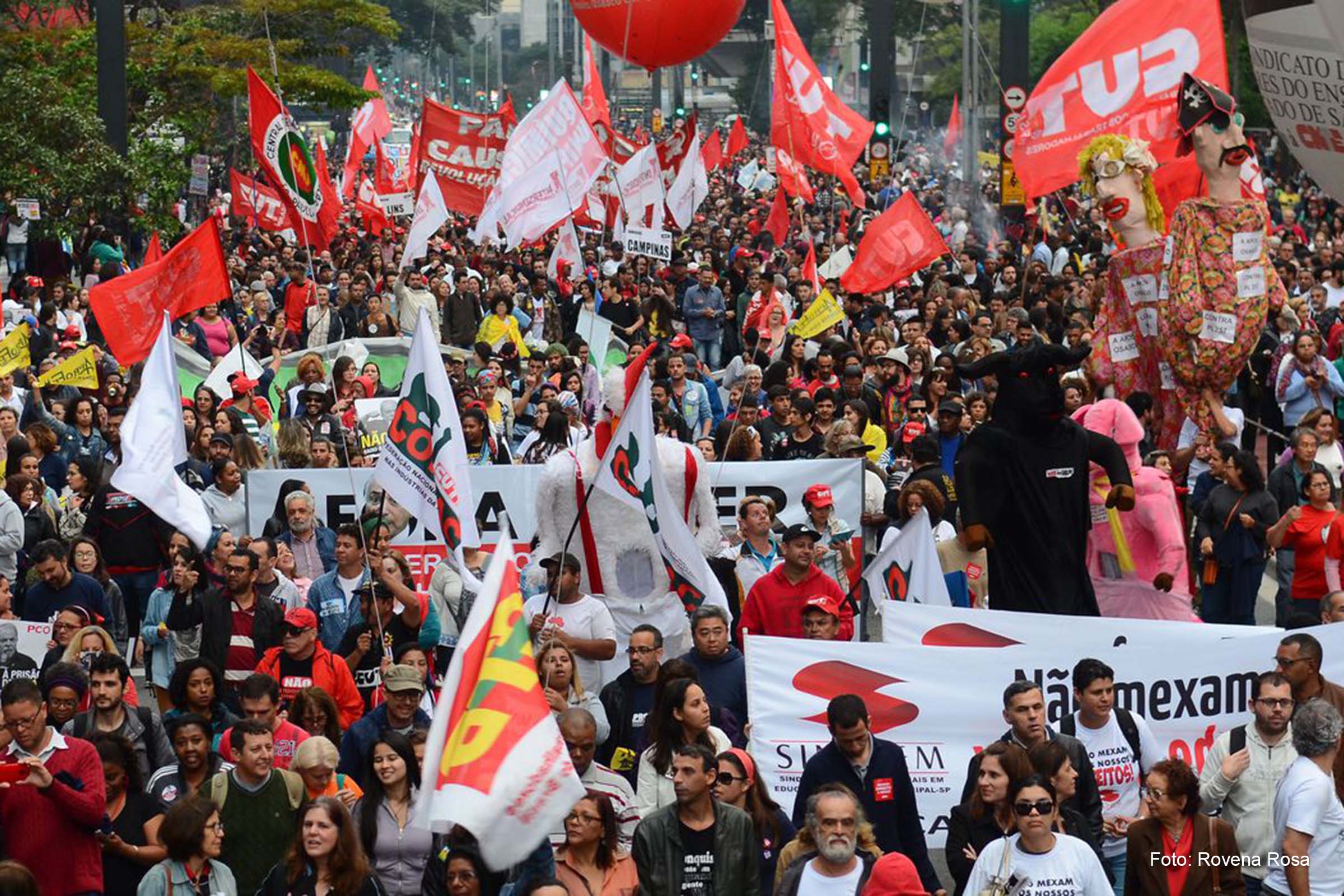 CUT celebra 40 anos com missão de proteger direitos dos trabalhadores