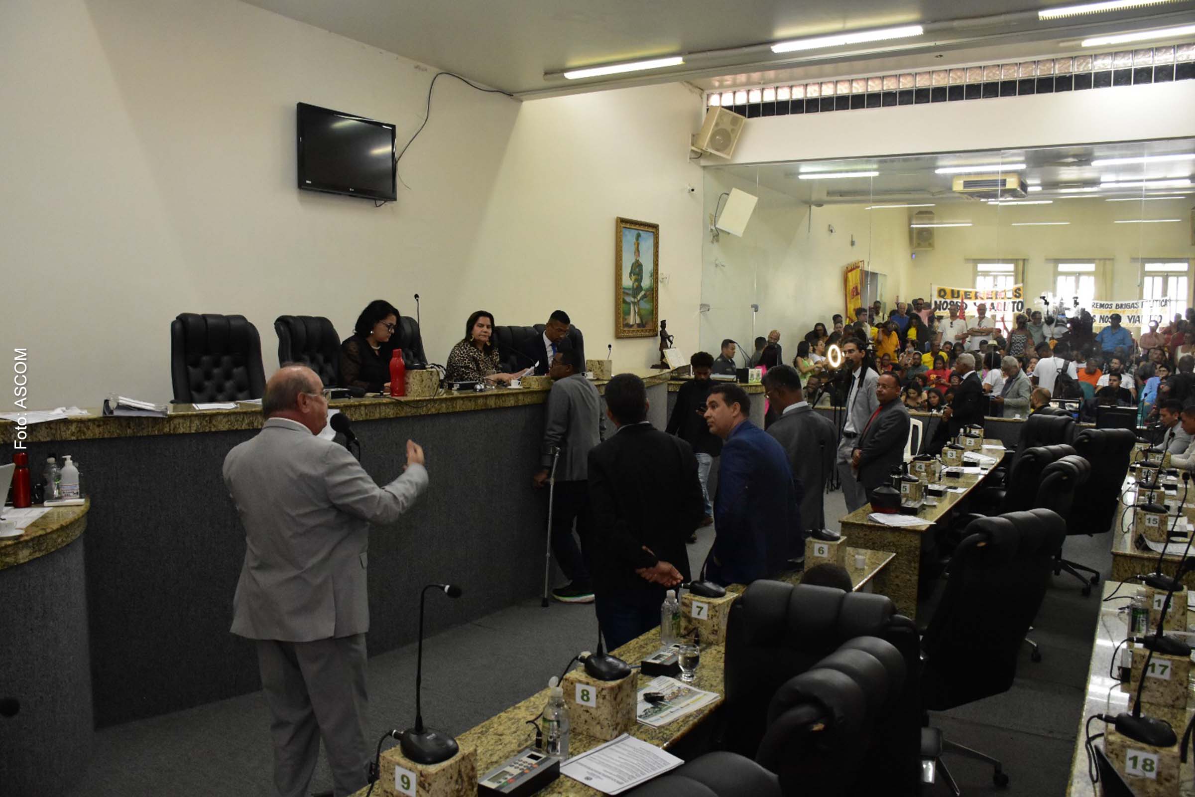 Câmara Municipal de Feira de Santana ressaltou a importância do quórum nas votações.