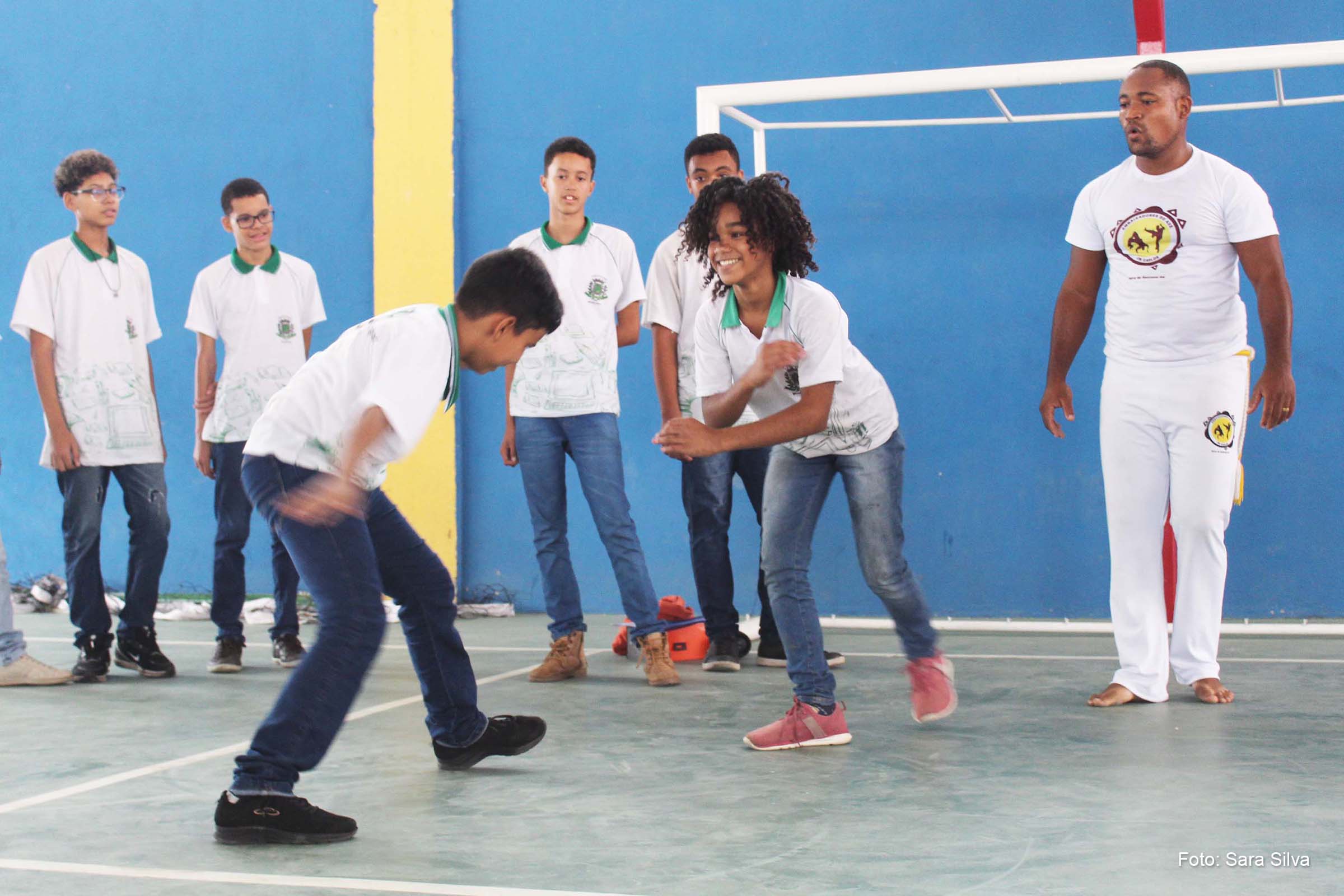 Capoeira é vista como uma ferramenta social para ocupar as horas vagas dos jovens e promover a inclusão social.