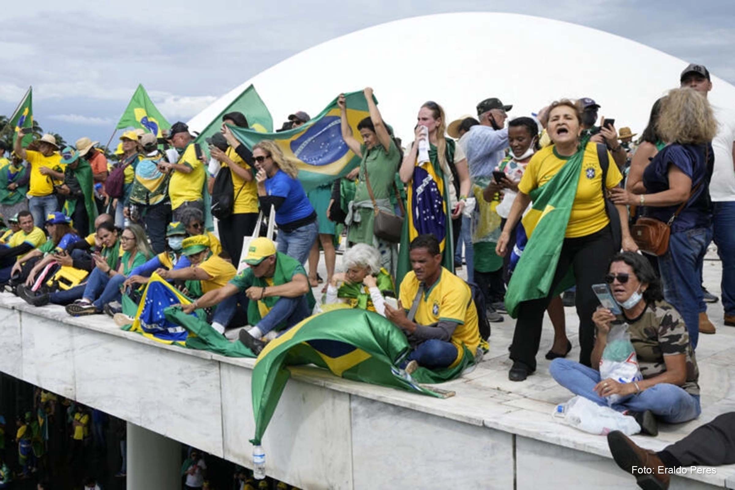 Estimulados por fake news, milhares de bolsonaristas participaram da invasão do Congresso em Brasília.