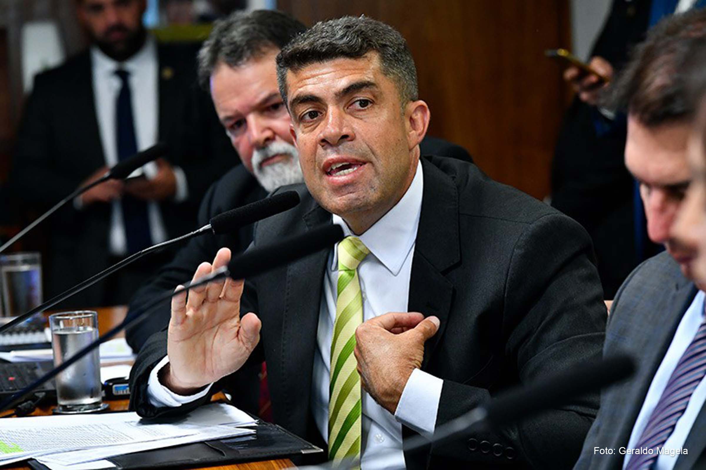 Luis Marcos dos Reis, sargento ex-ajudante de ordens de Jair Bolsonaro durante depoimento na CPI.