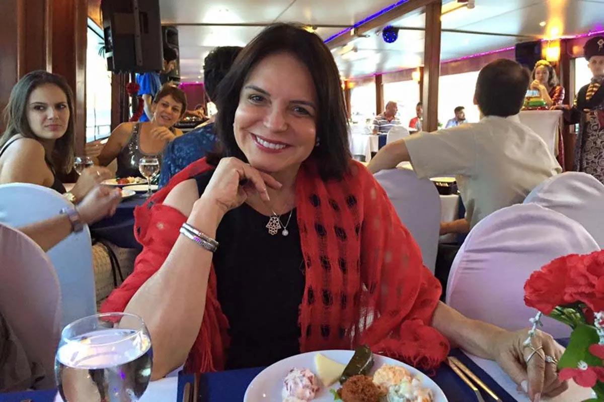 Em data maior, a elegante Marlene Gondim, que comemorou em Salvador.