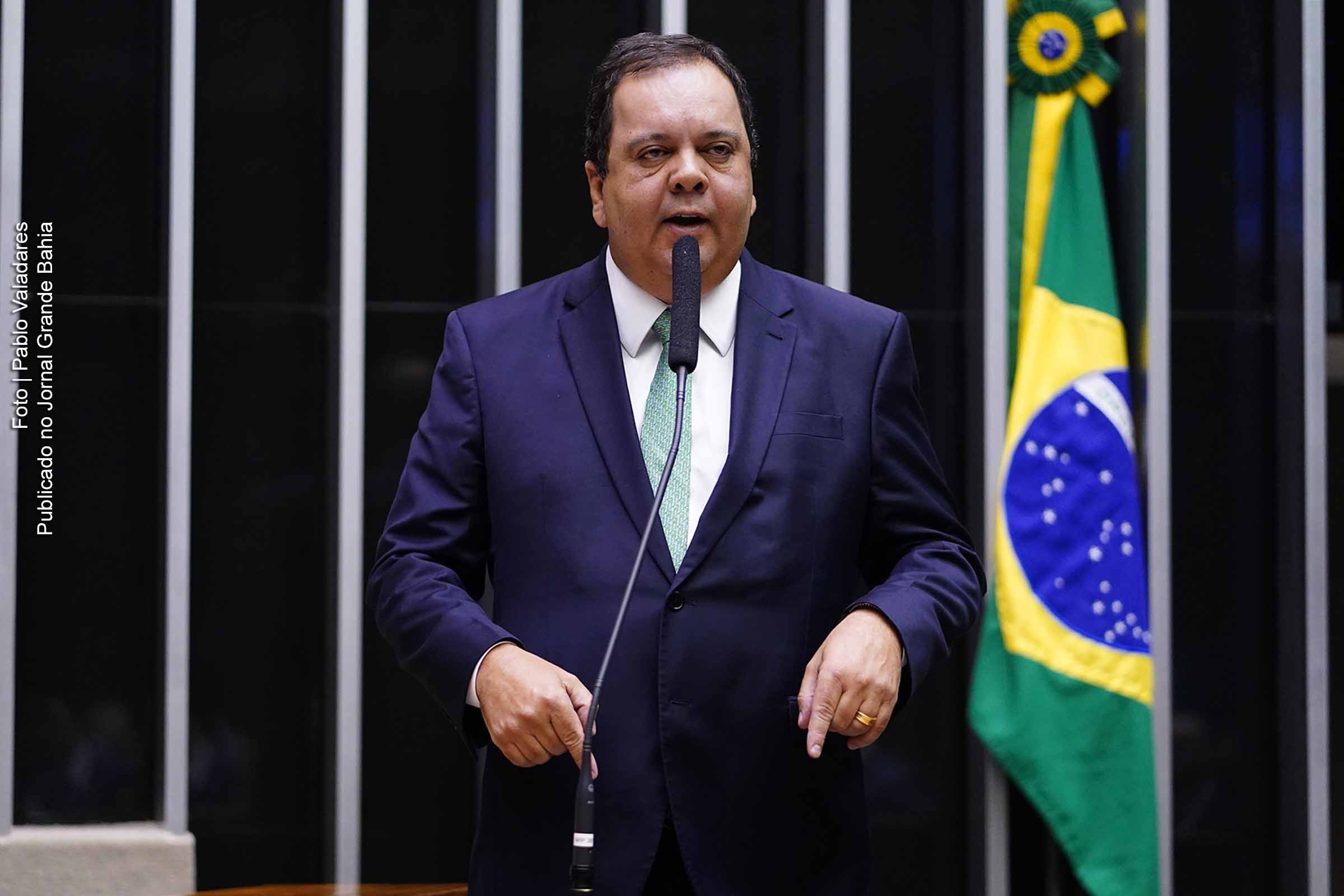 Parlamentar da Bahia pode suceder Arthur Lira na presidência da Câmara dos Deputados