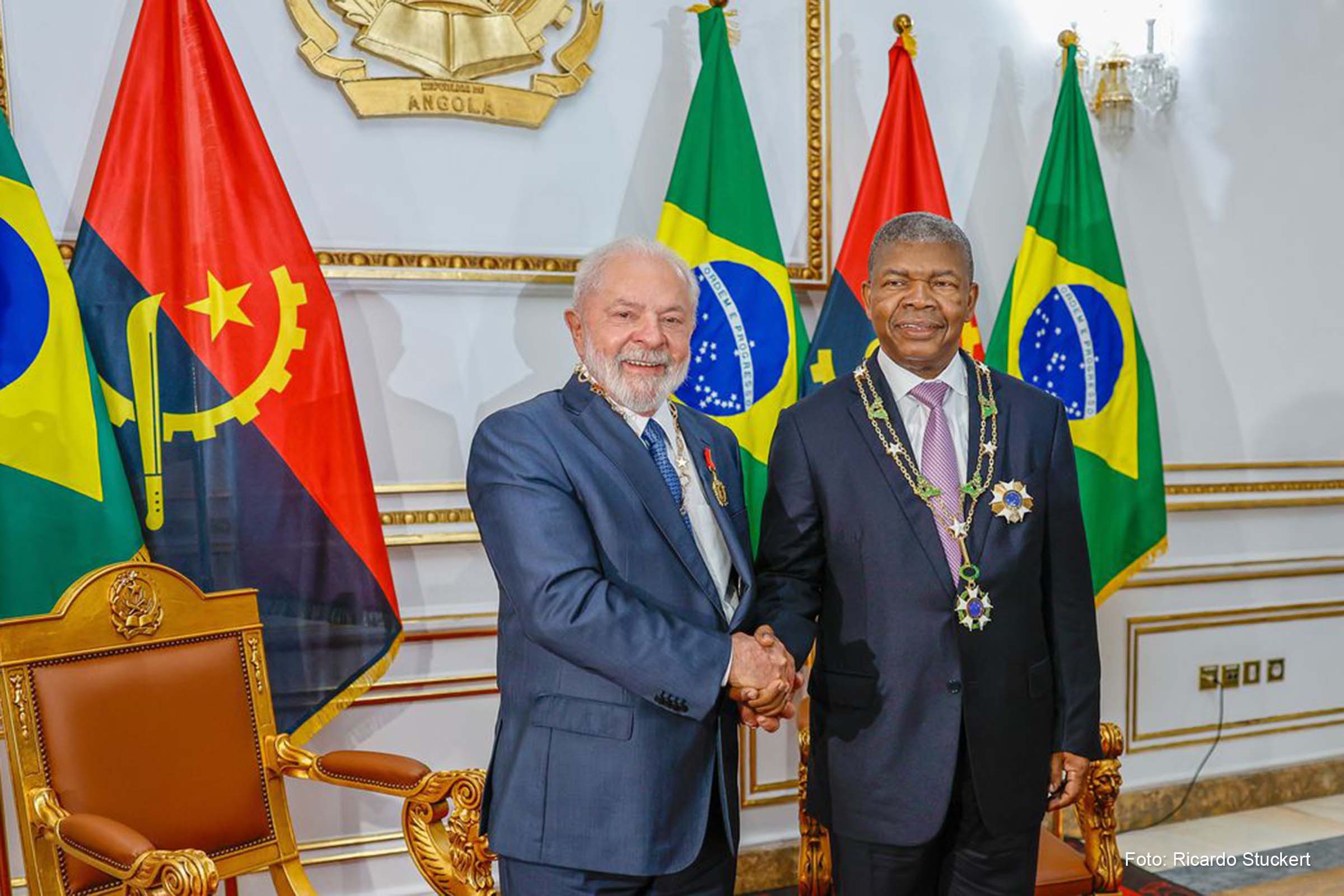 Presidente Lula ao lado de João Lourenço, presidente da Angola.