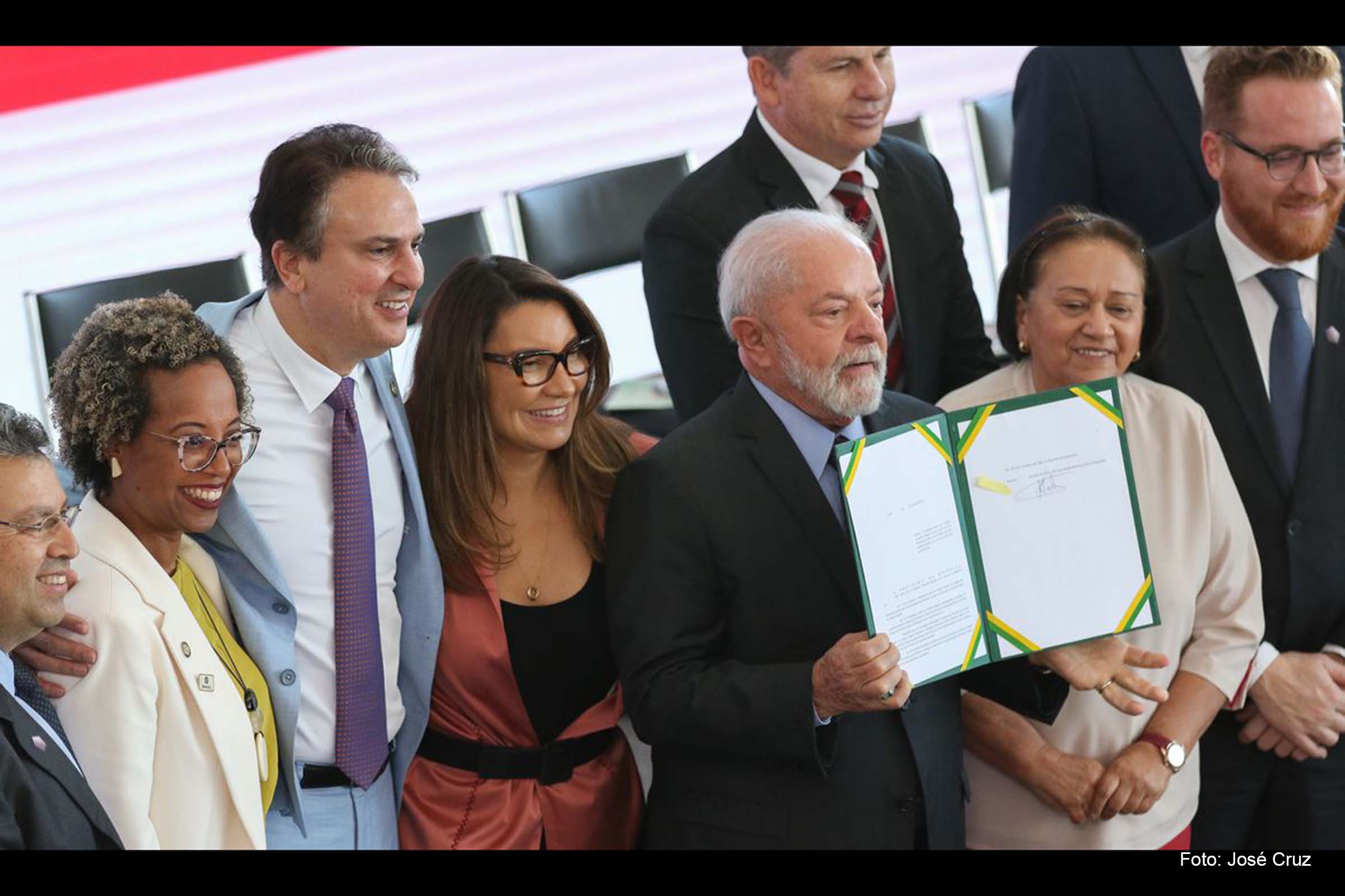 Presidente Lula sancionou lei que institui Programa Escola em Tempo Integral.