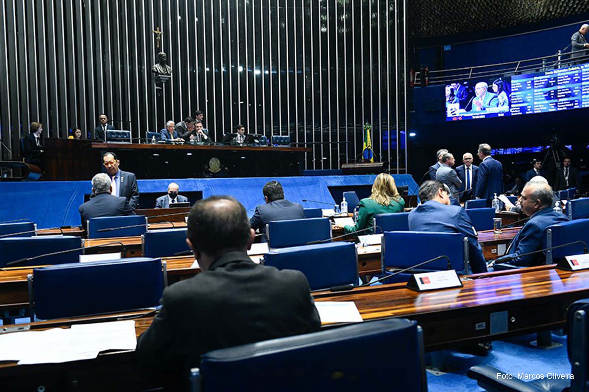 Os senadores destacaram a importância do investimento para o progresso da cidade.