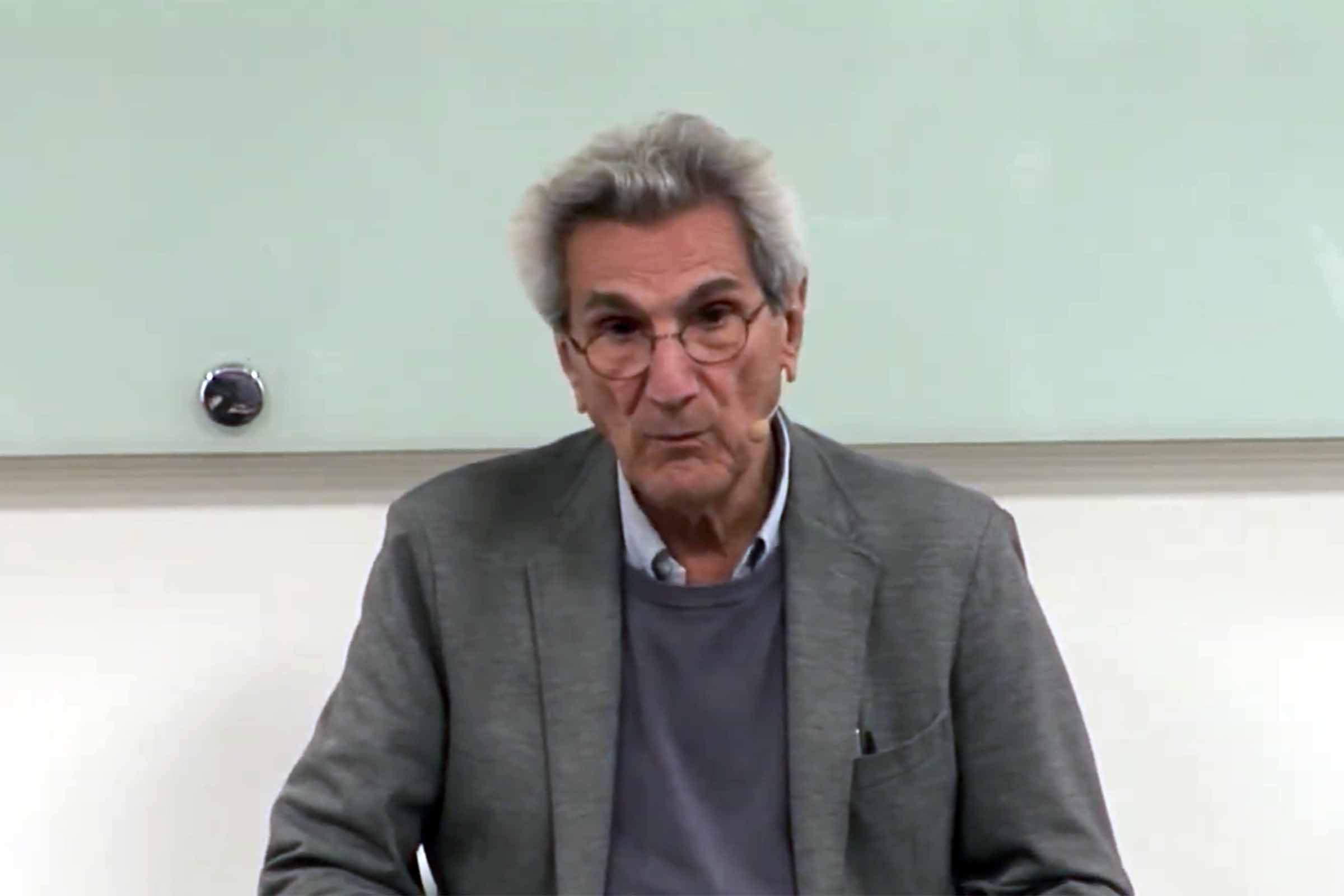 Aos 90 anos, filósofo italiano Toni Negri comenta sobre comunismo e avalia falhas da esquerda ao atuar sobre as mutações do Capital pós 1970